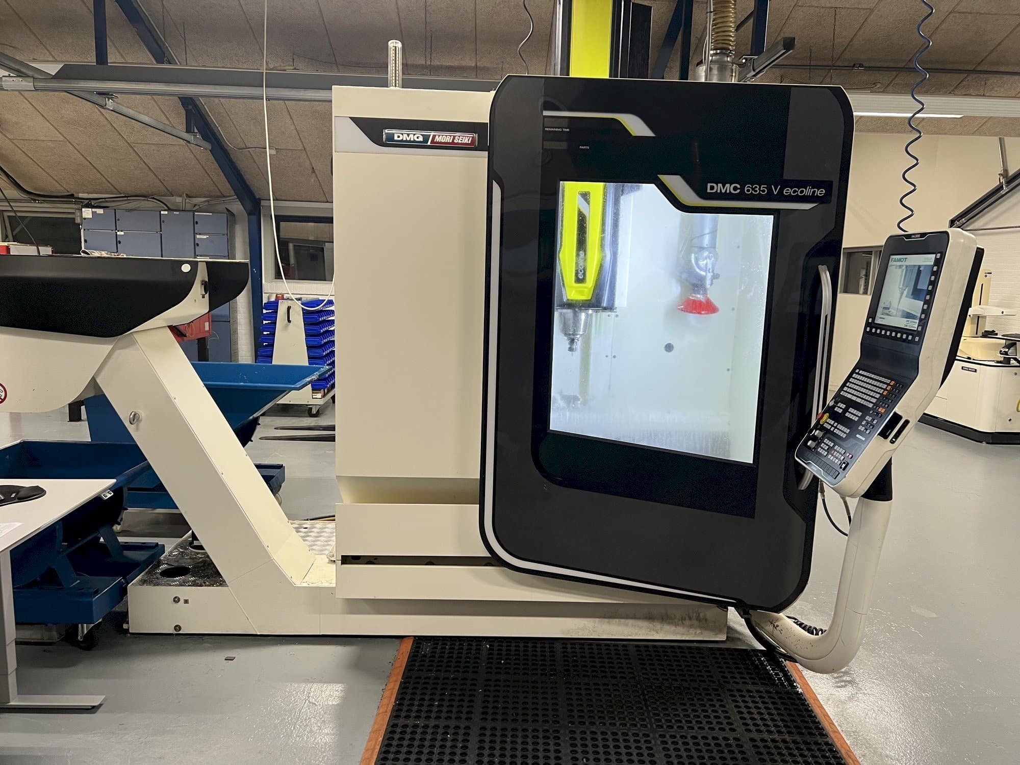 Vue de face de la machine DMG Mori Seiki DMC 635 V ECOLINE