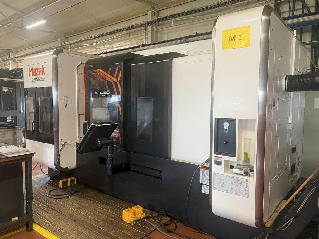 Vue de face de la machine Mazak INTEGREX i-300 ST