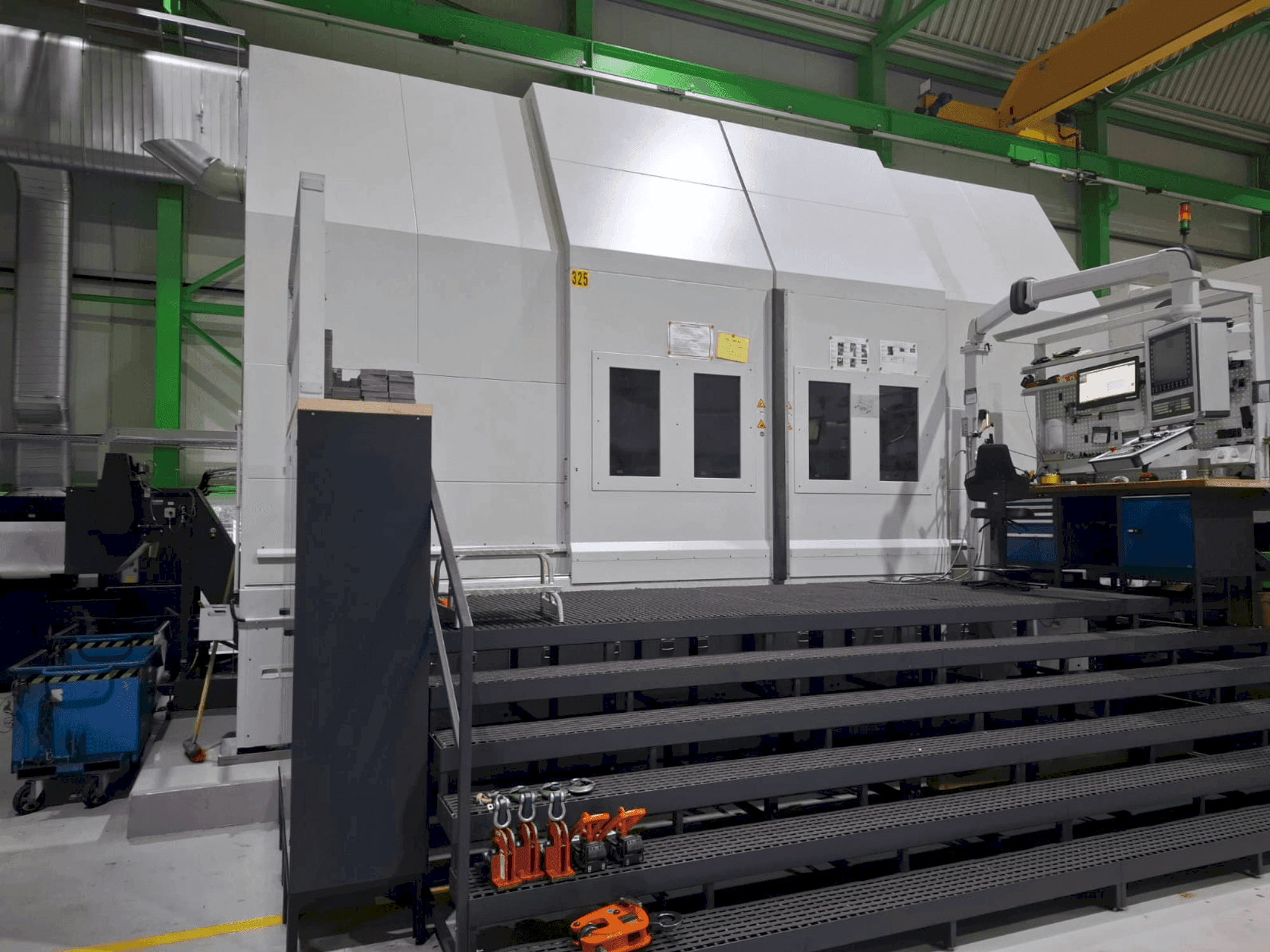 Vue de face de la machine Pittler PV2500