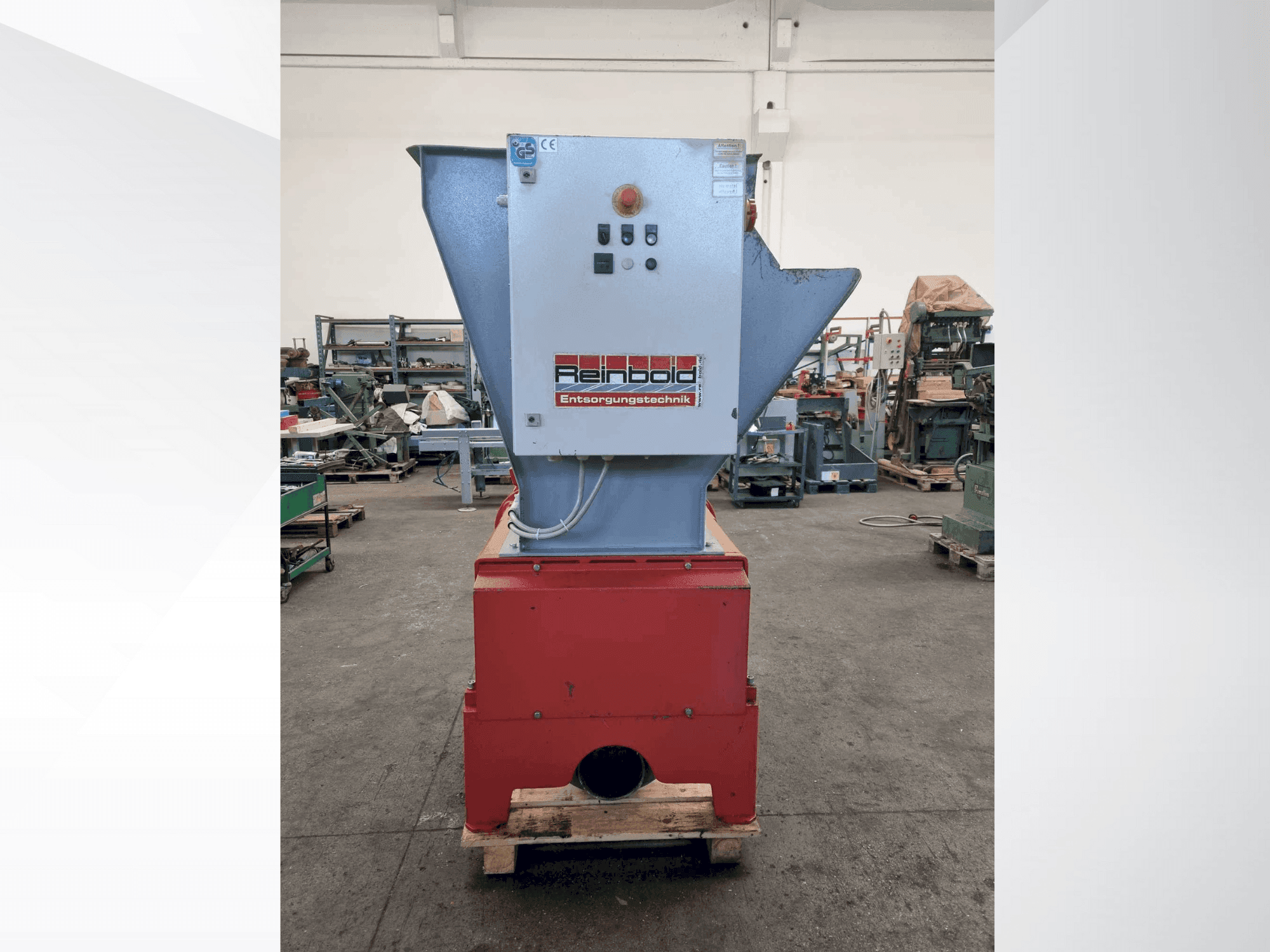 Vue de face de la machine REINBOLD RMZ 500