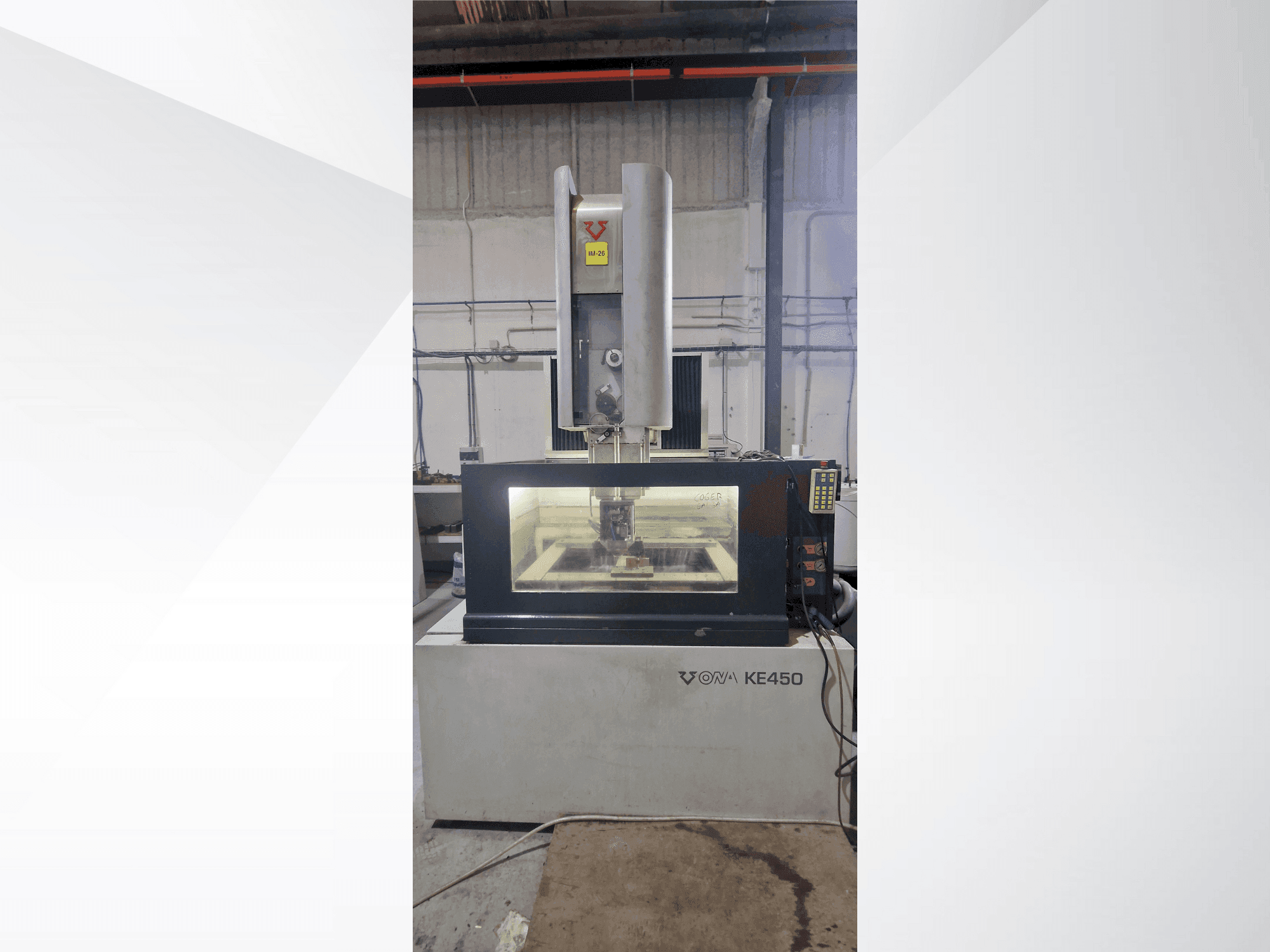 Vue de face de la machine ONA KE 450