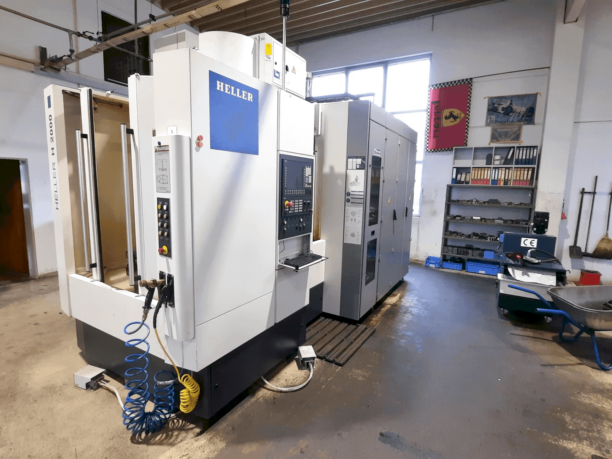 Vue de face de la machine HELLER H2000