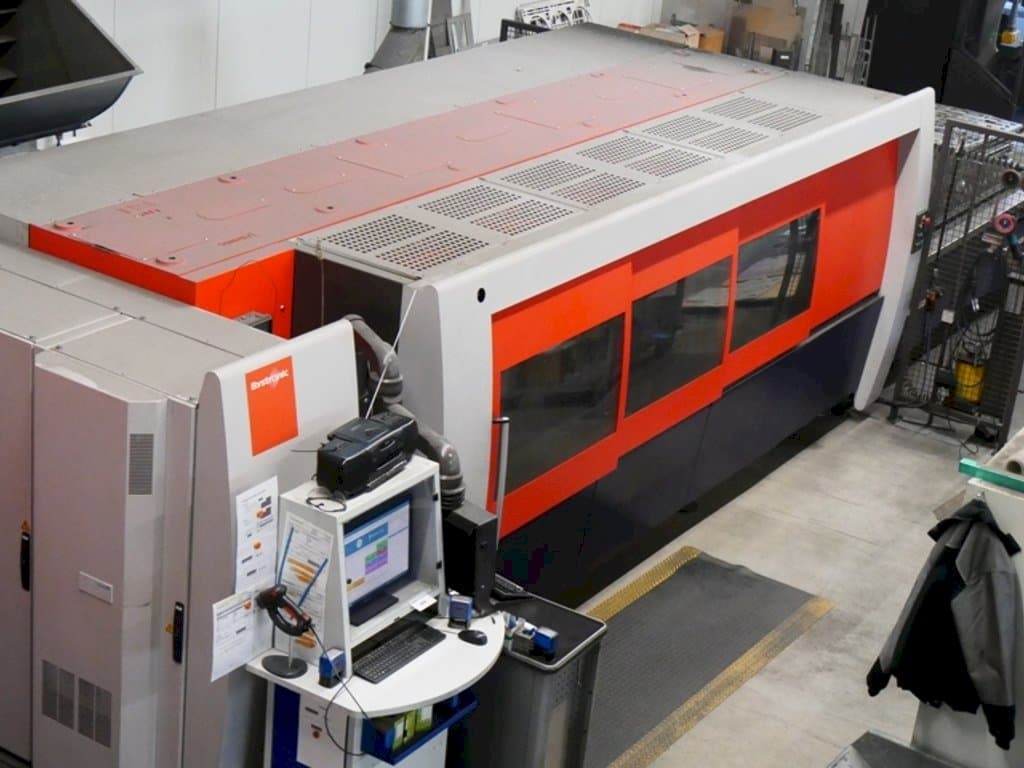 Vue latérale gauche de la machine Bystronic BySpeed Pro