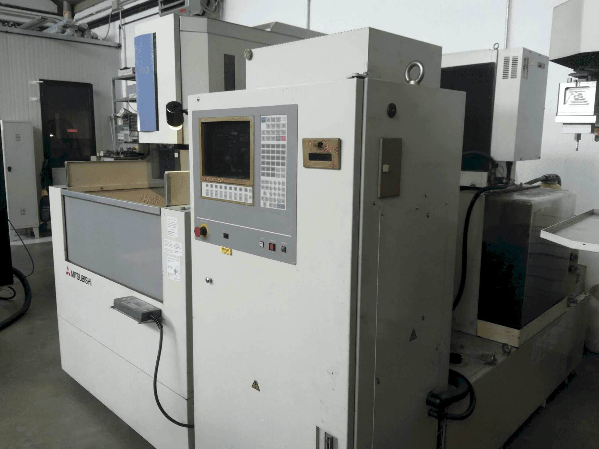 Vue de face de la machine Mitsubishi FX 20