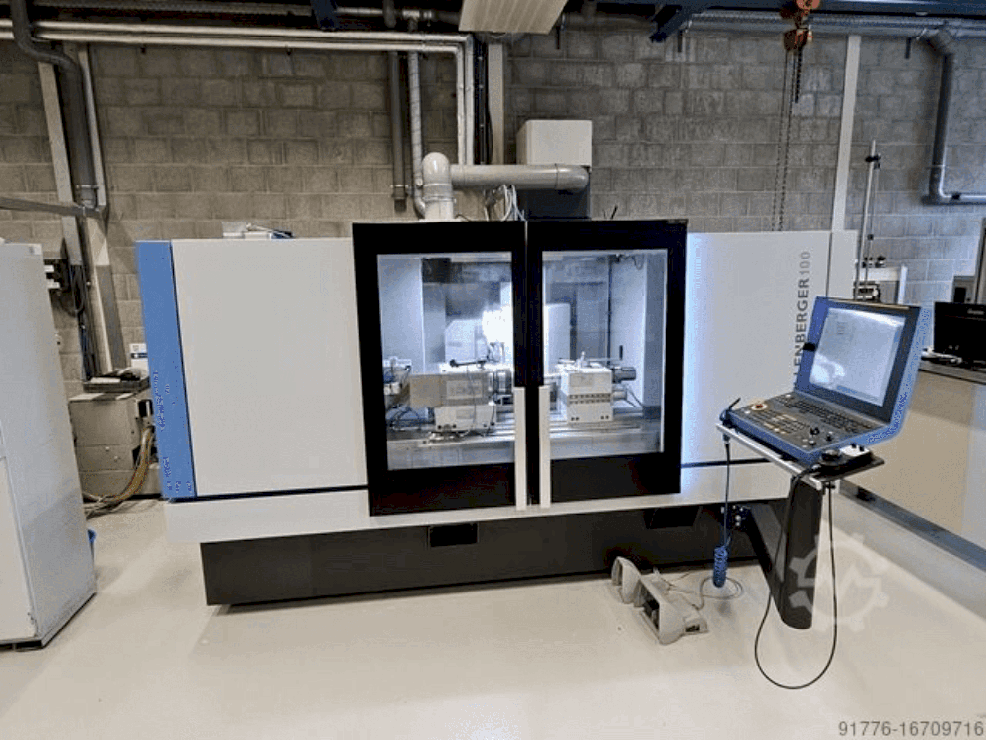 Vue de face de la machine KELLENBERGER 100