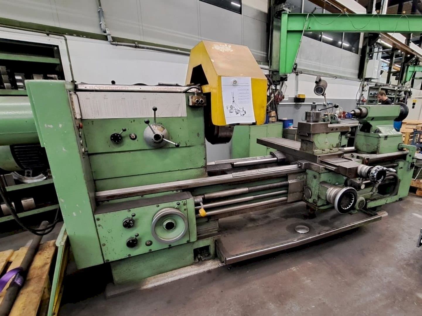 Vue de face de la machine BOEHRINGER VDF V 800