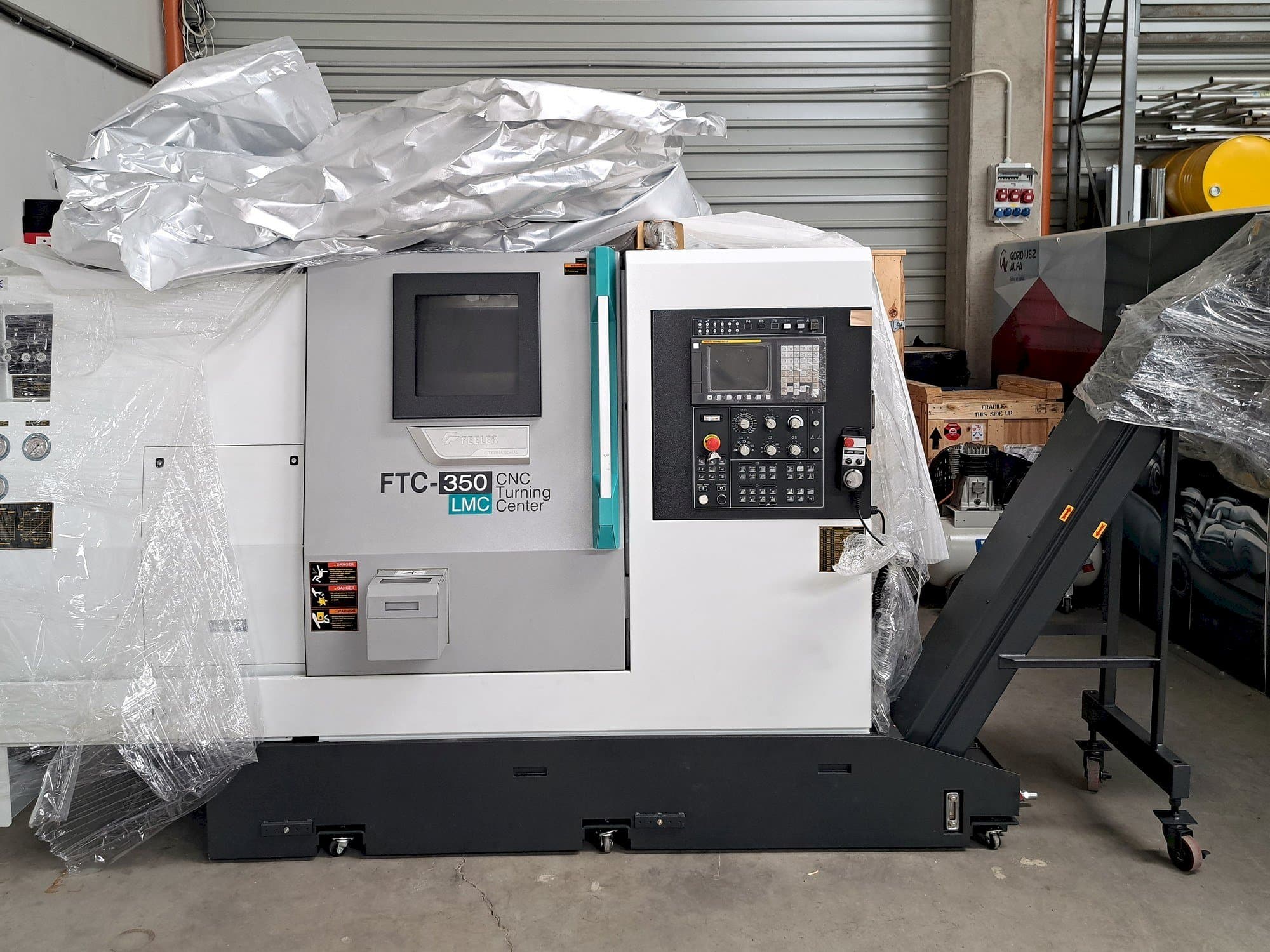 Vue de face de la machine Feeler FTC 350 LMC