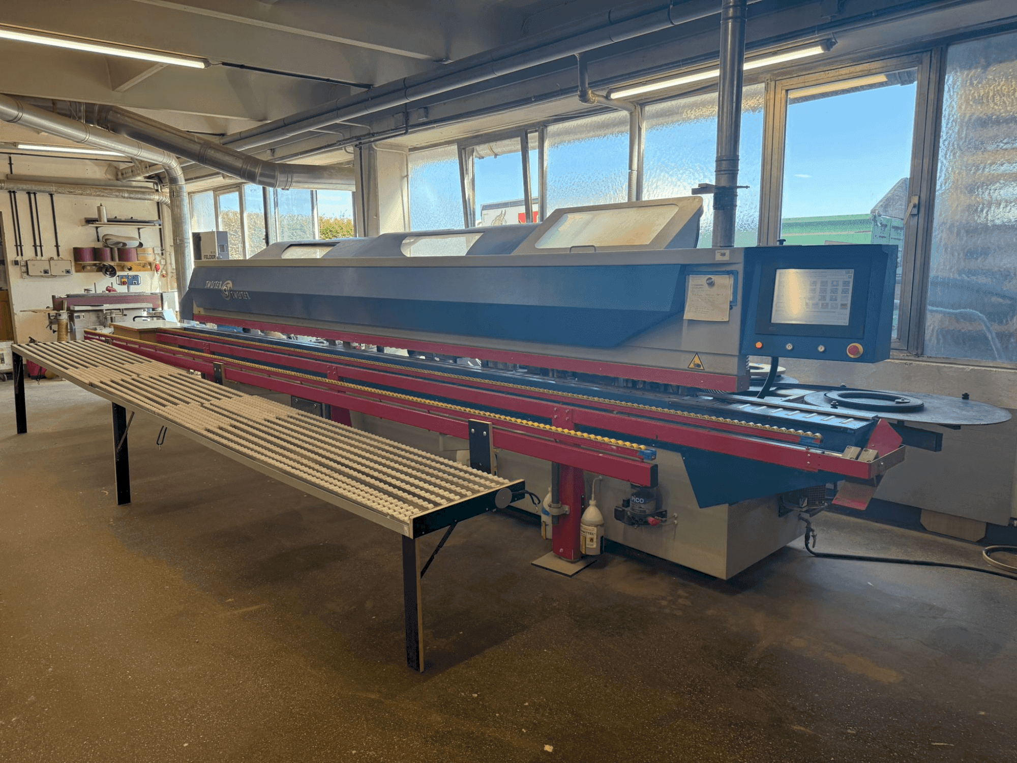 Vue de face de la machine OTT TWISTER