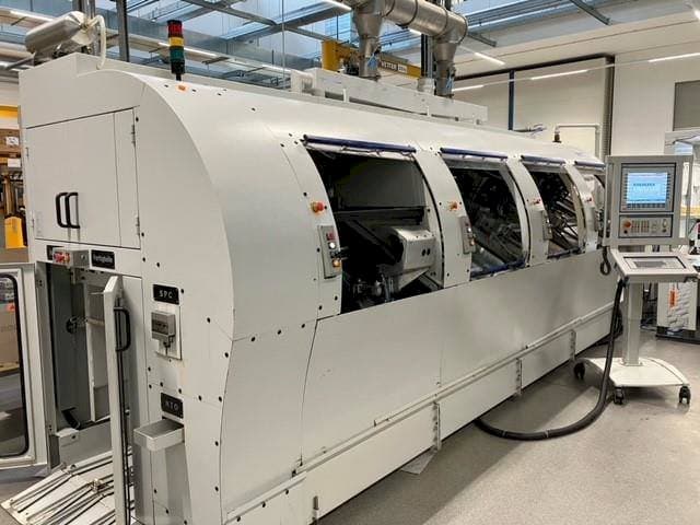 Vue de face de la machine MIKRON Multistep XS