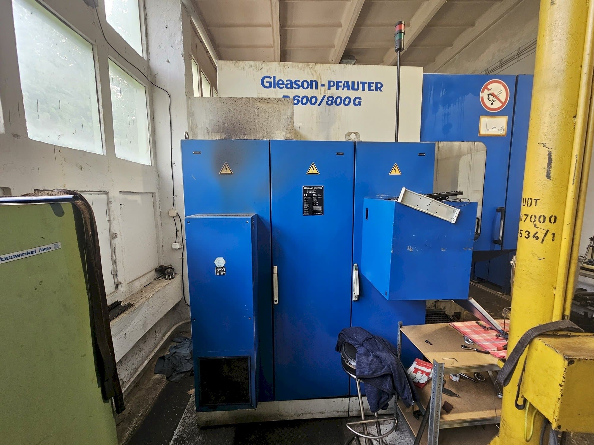 Vue de face de la machine Gleason PFAUTER P600/800 G
