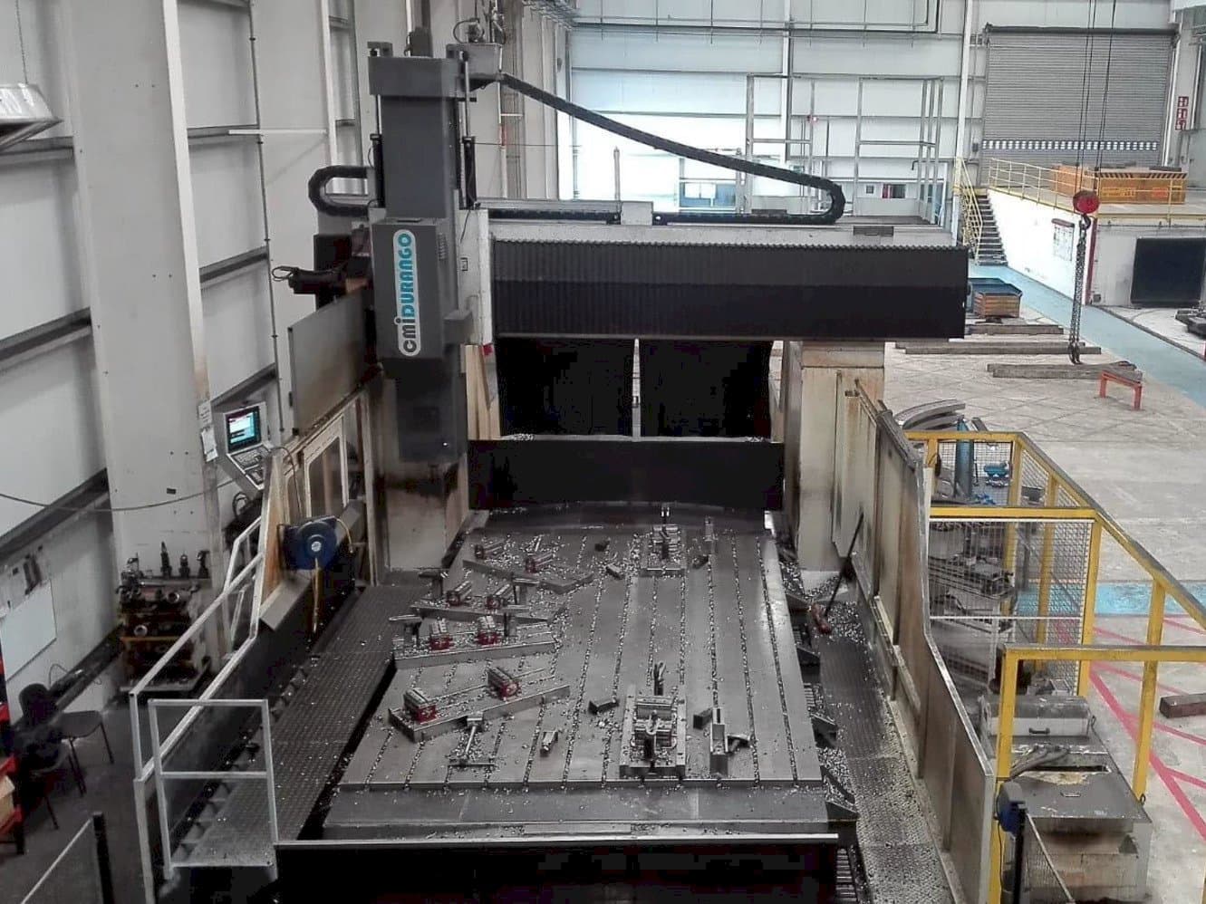 Vue de face de la machine cmiDURANGO FPF310-5000