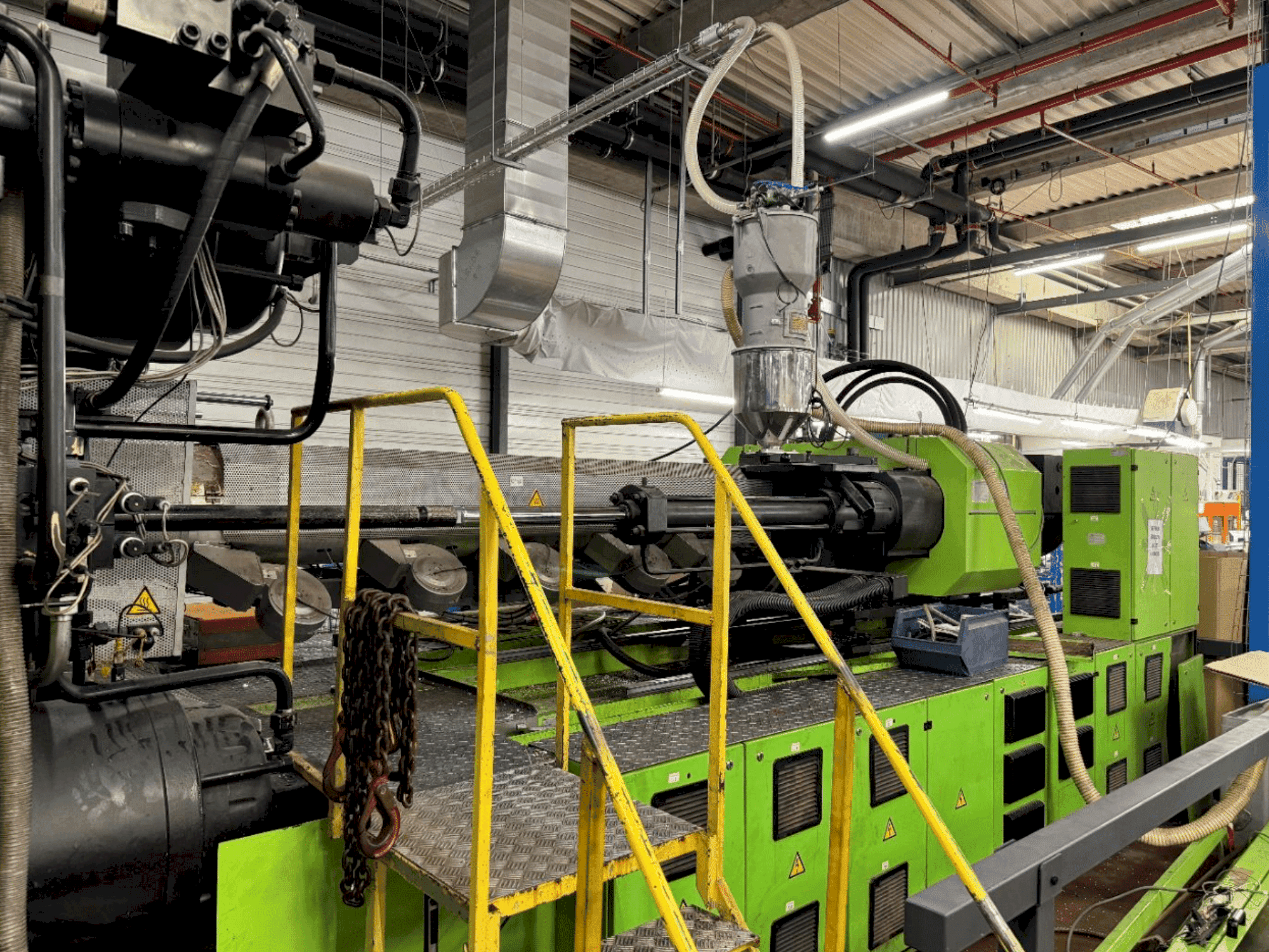 Vue de face de la machine Engel ES 16050/1100DUO