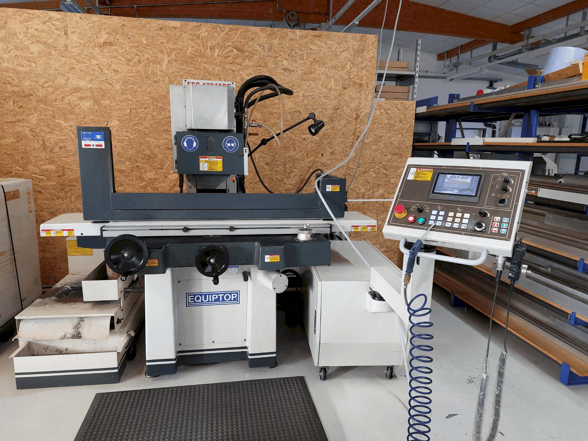 Vue de face de la machine EQUIPTOP ESG-1224 ADC