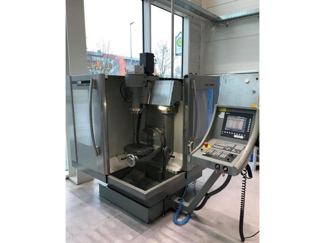 Vue de face de la machine DECKEL MAHO DMU 35 M