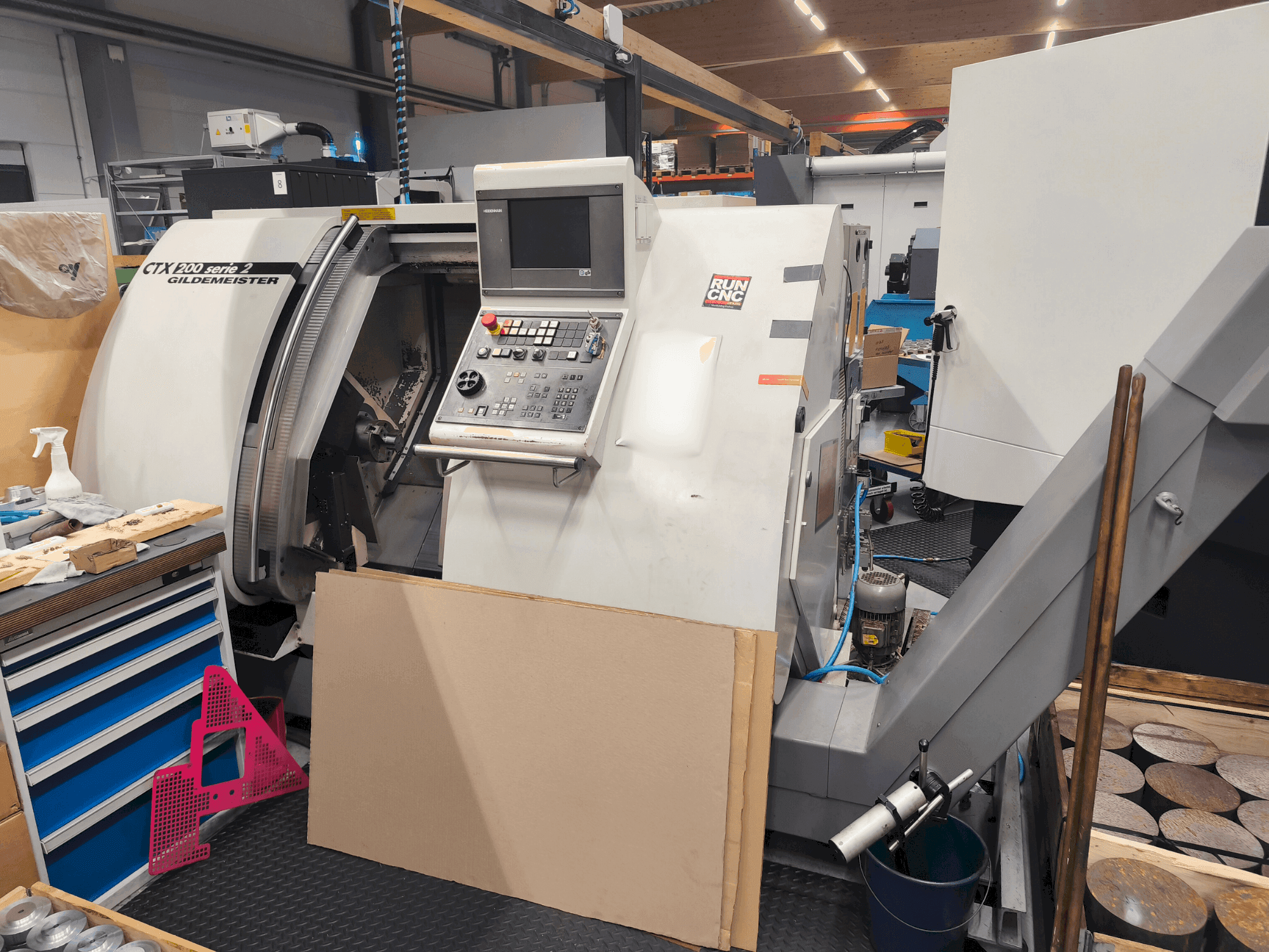 Vue de face de la machine Gildemeister CTX 200 Serie 2
