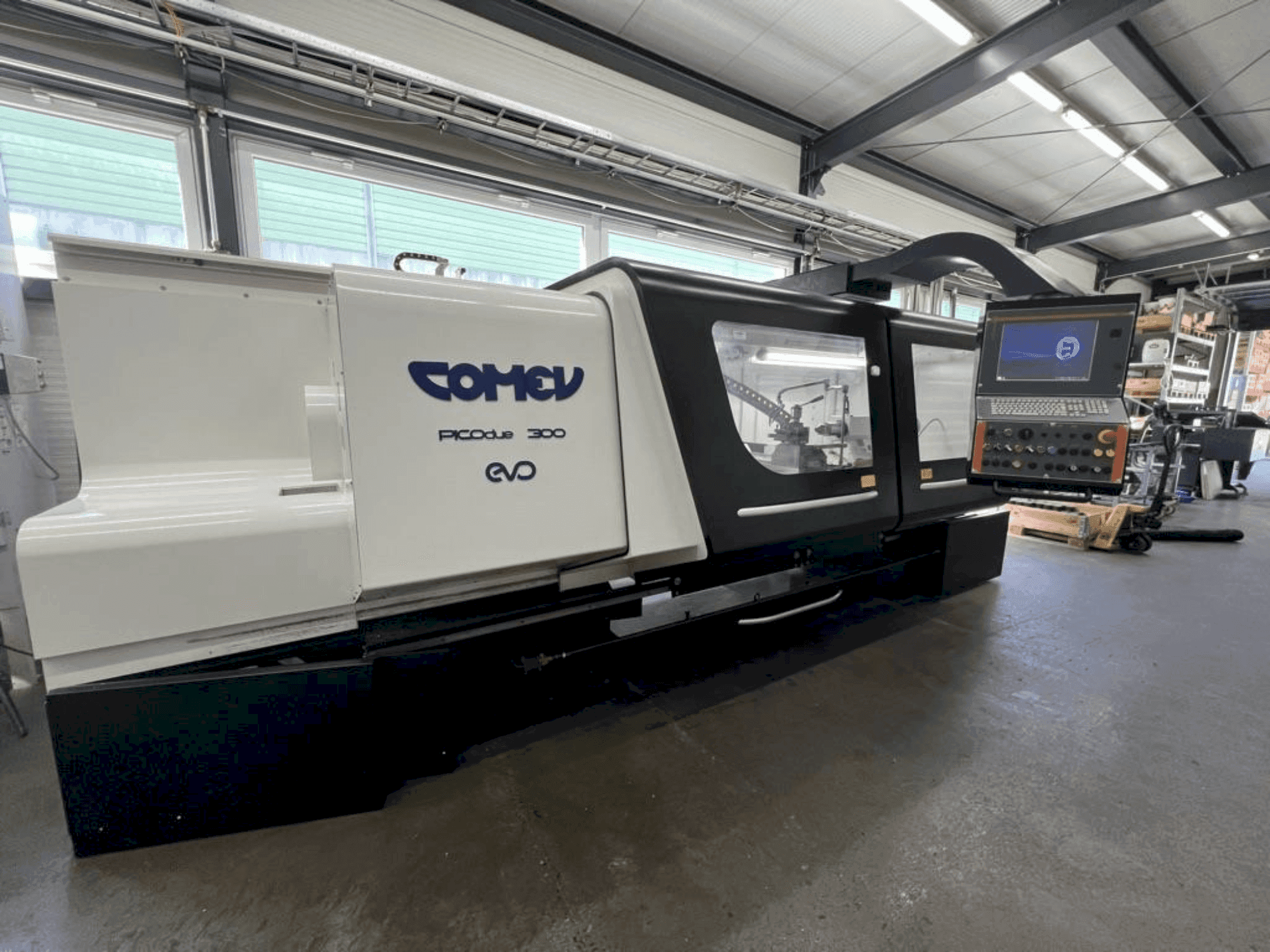 Vue de face de la machine COMEV PICOdue 300 EVO