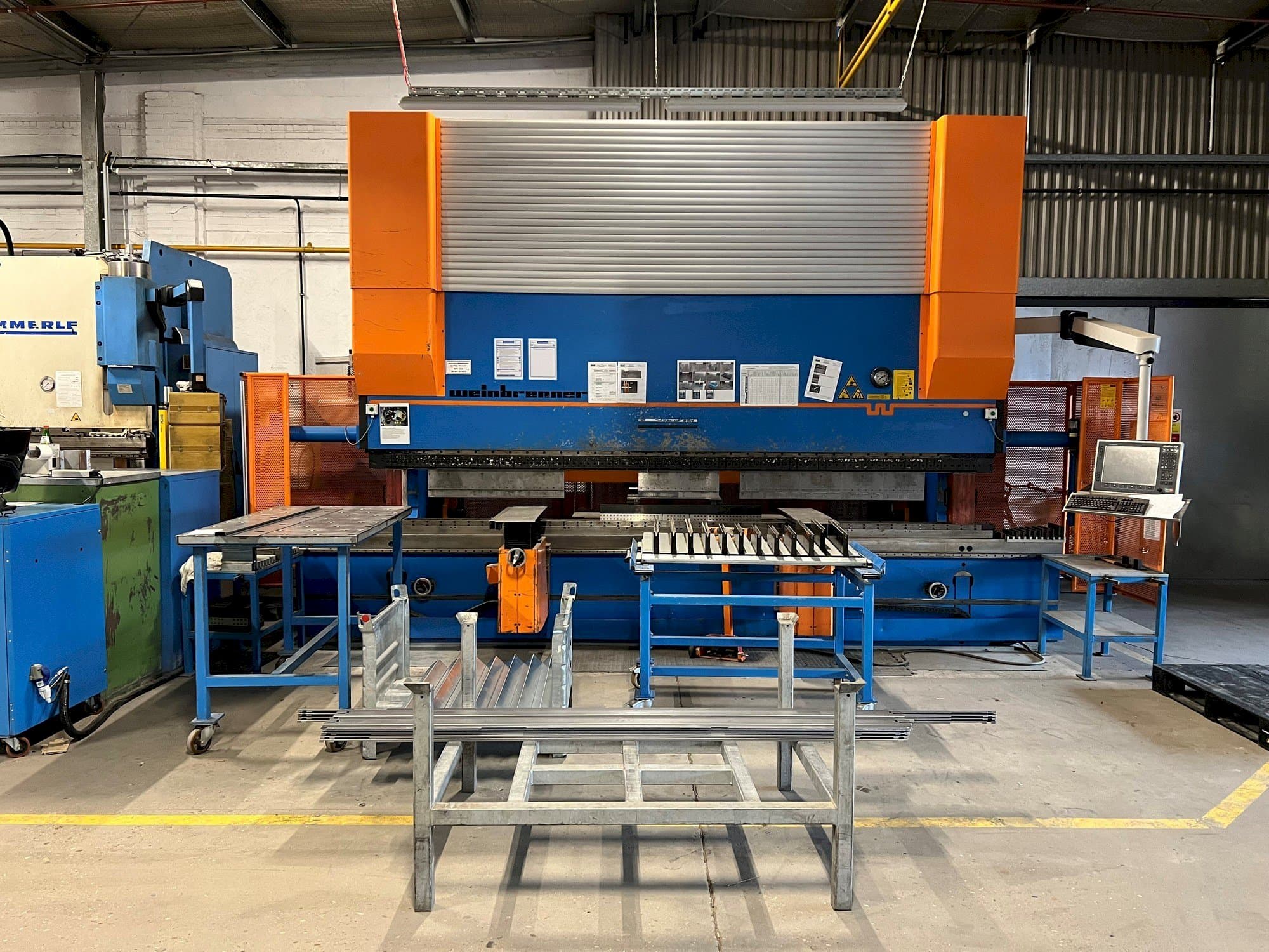 Vue de face de la machine Weinbrenner GP400