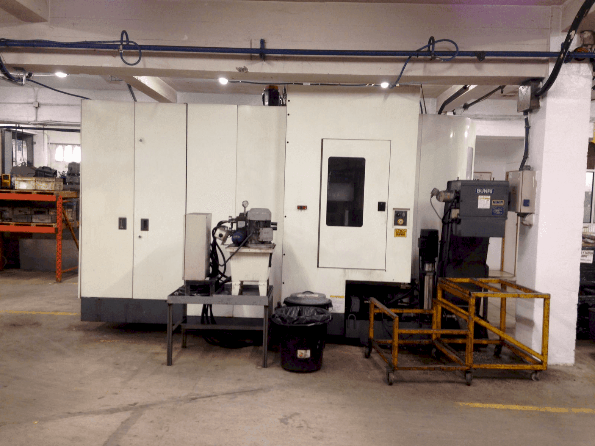 Vue de face de la machine Kitamura HX400I