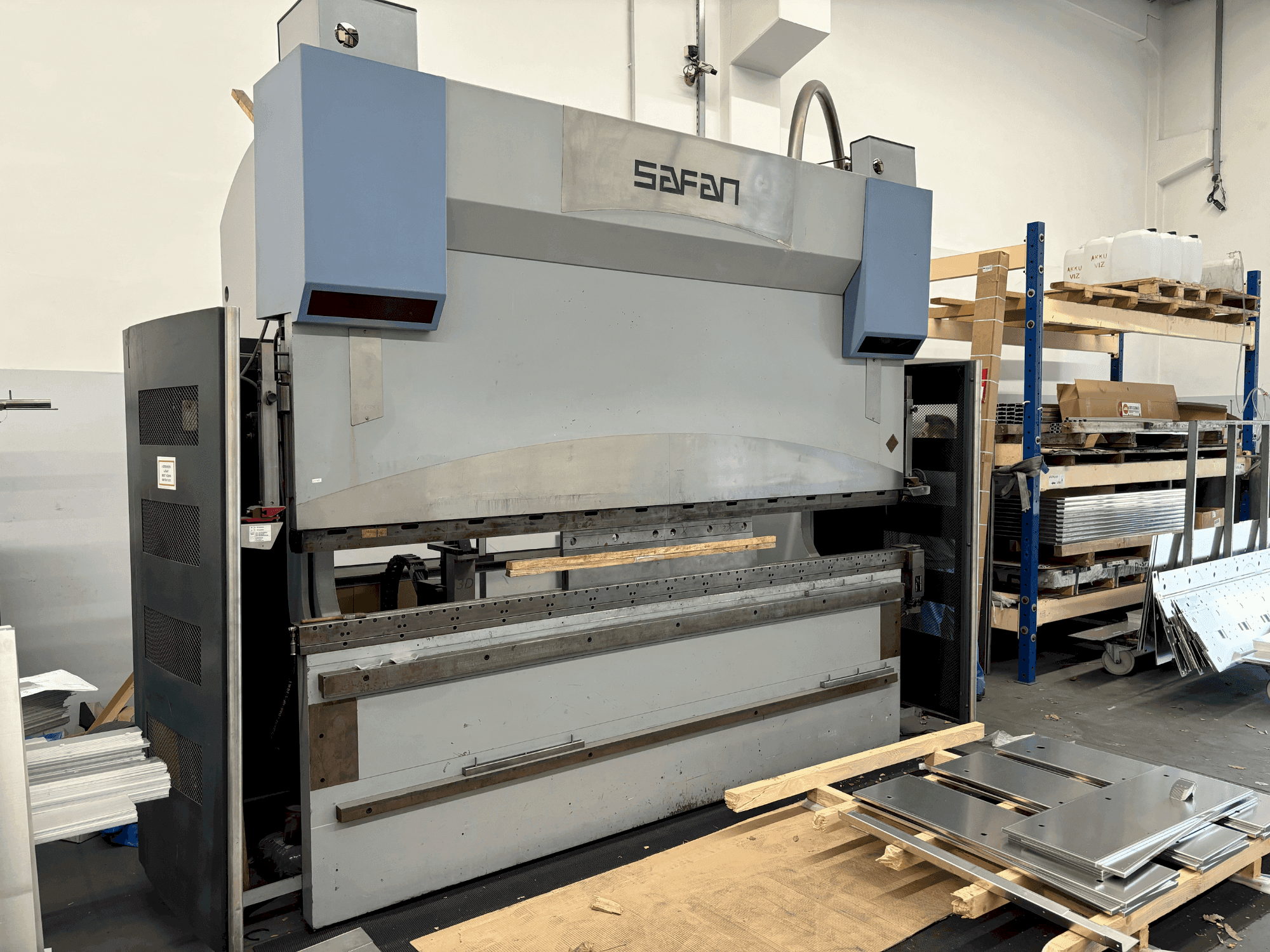 Vue de face de la machine Safan CNCL-K 170-3100 TS1