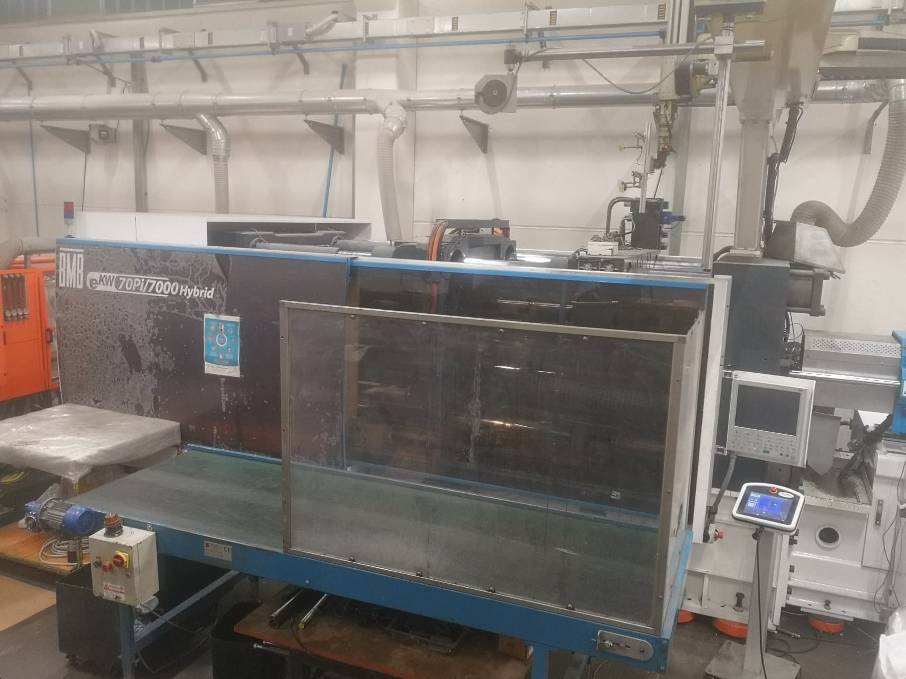 Vue de face de la machine BMB Ekw 70pi Hybrid