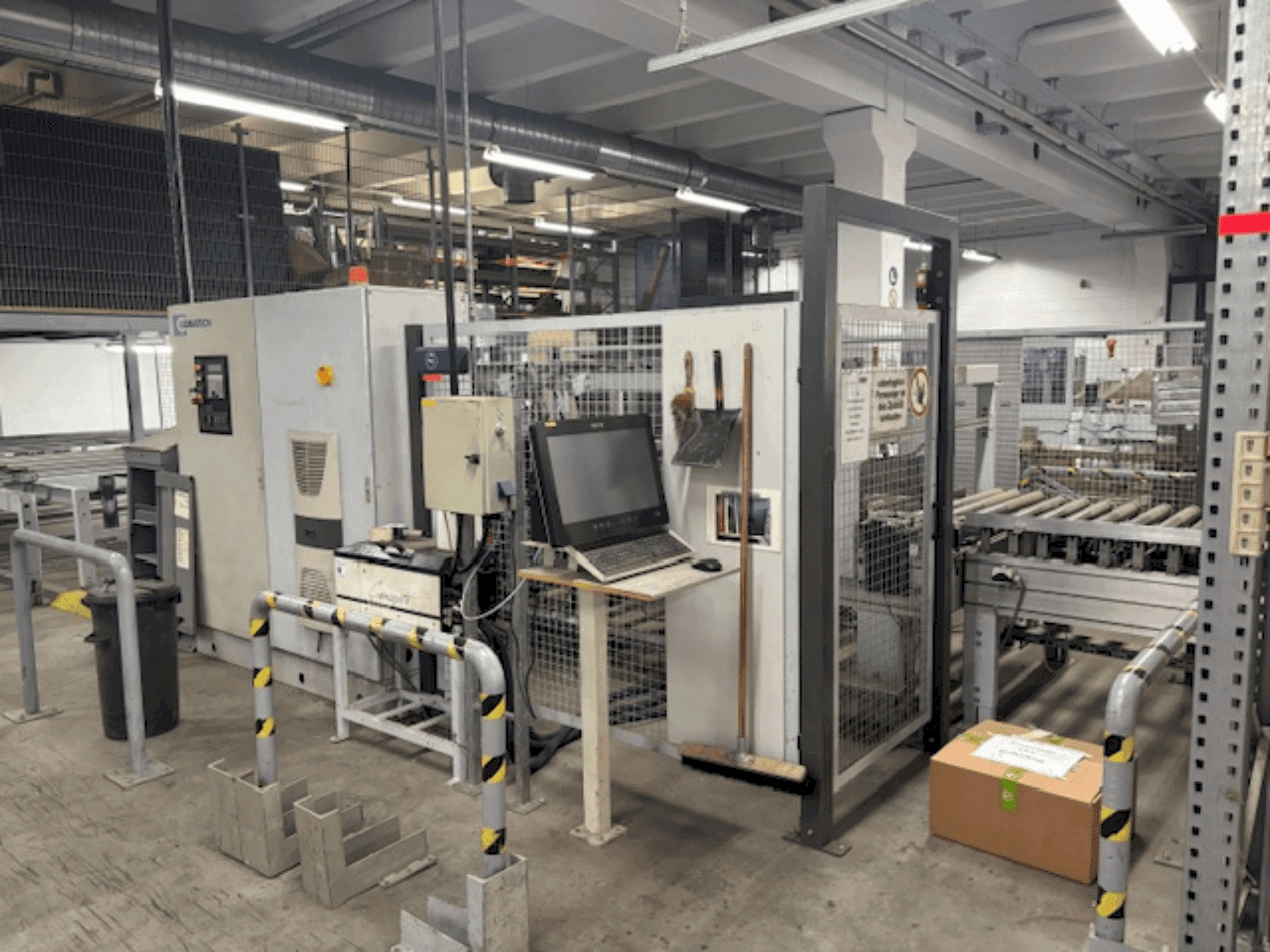 Vue de face de la machine LIGMATECH VKV50/K