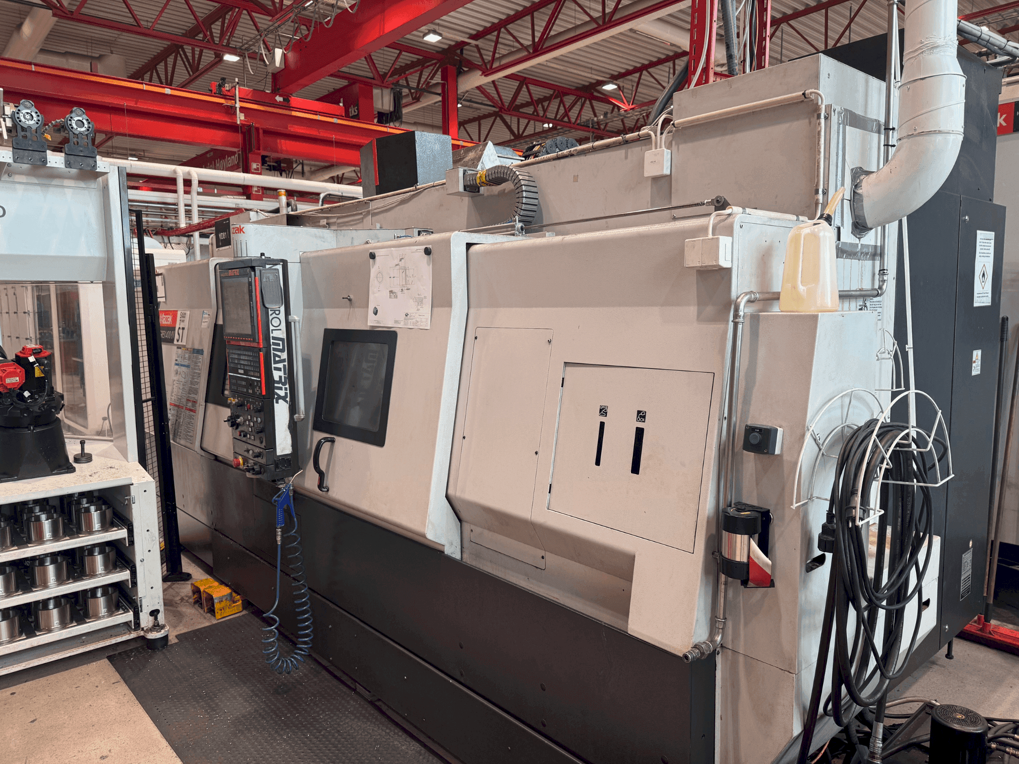 Vue de face de la machine Mazak Integrex 400-IV ST