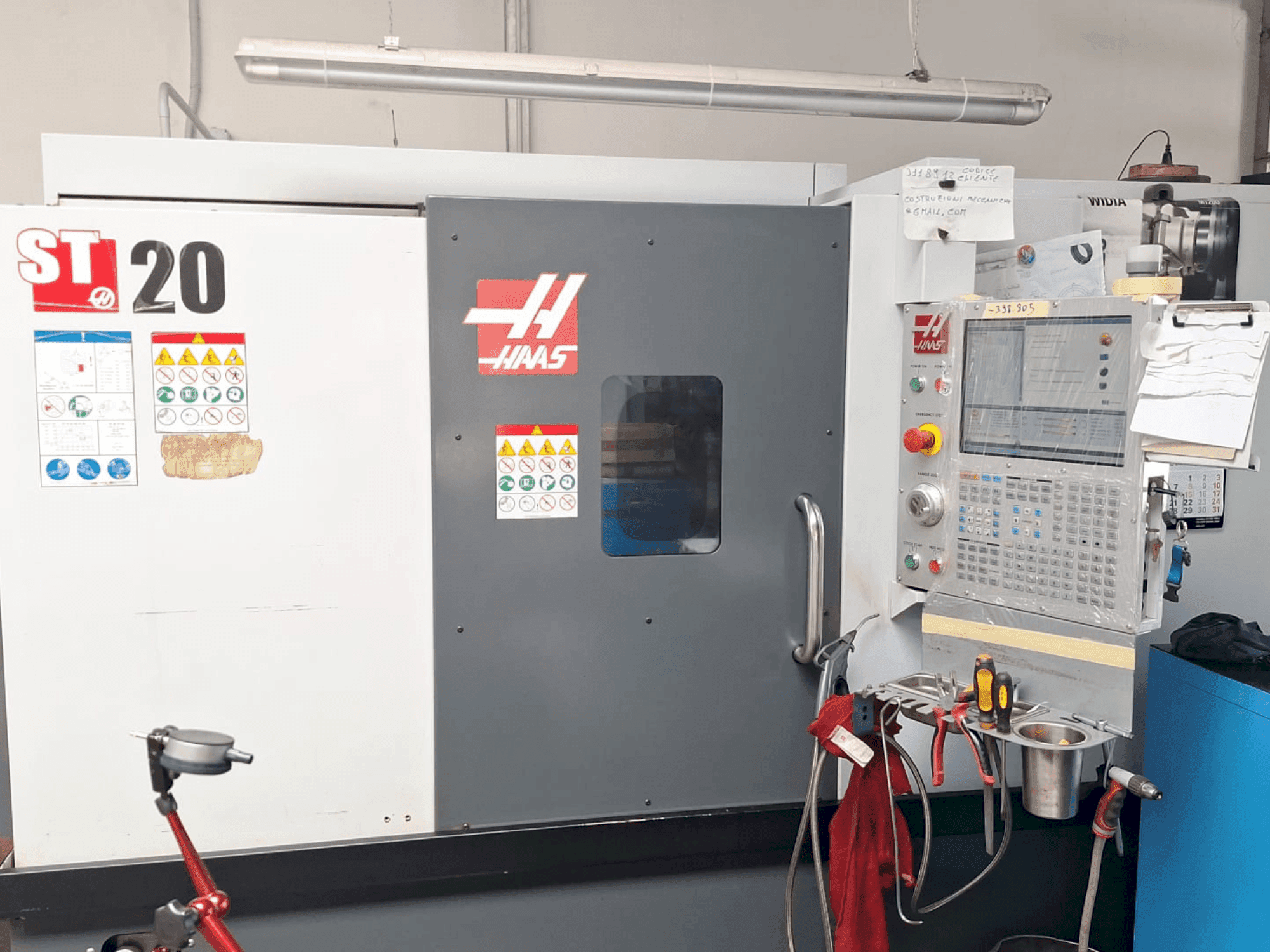 Vue de face de la machine HAAS ST-20