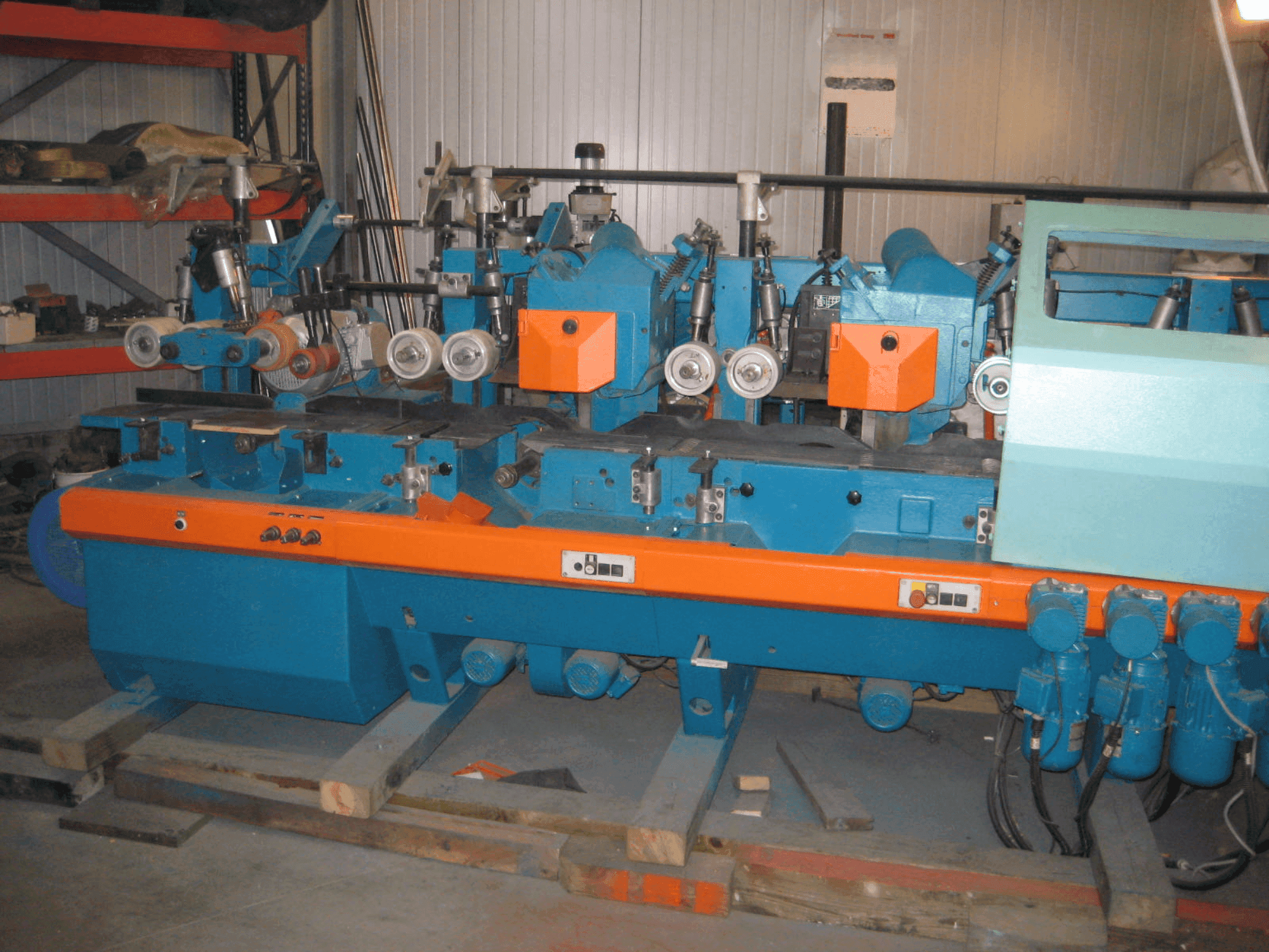 Vue de face de la machine WEINIG / DIMTER U23