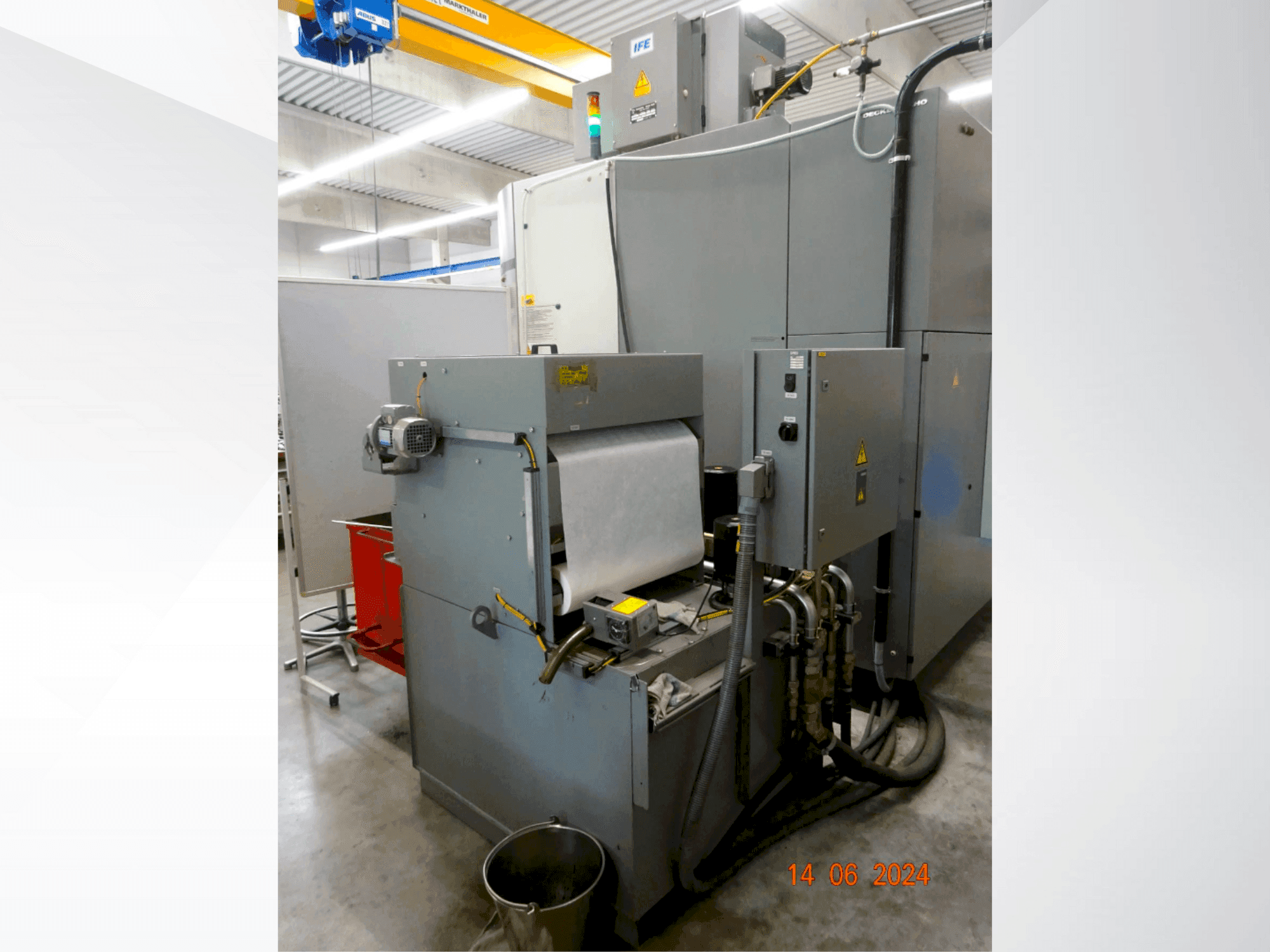 Vue de face de la machine DMG DMU 80 MonoBlock