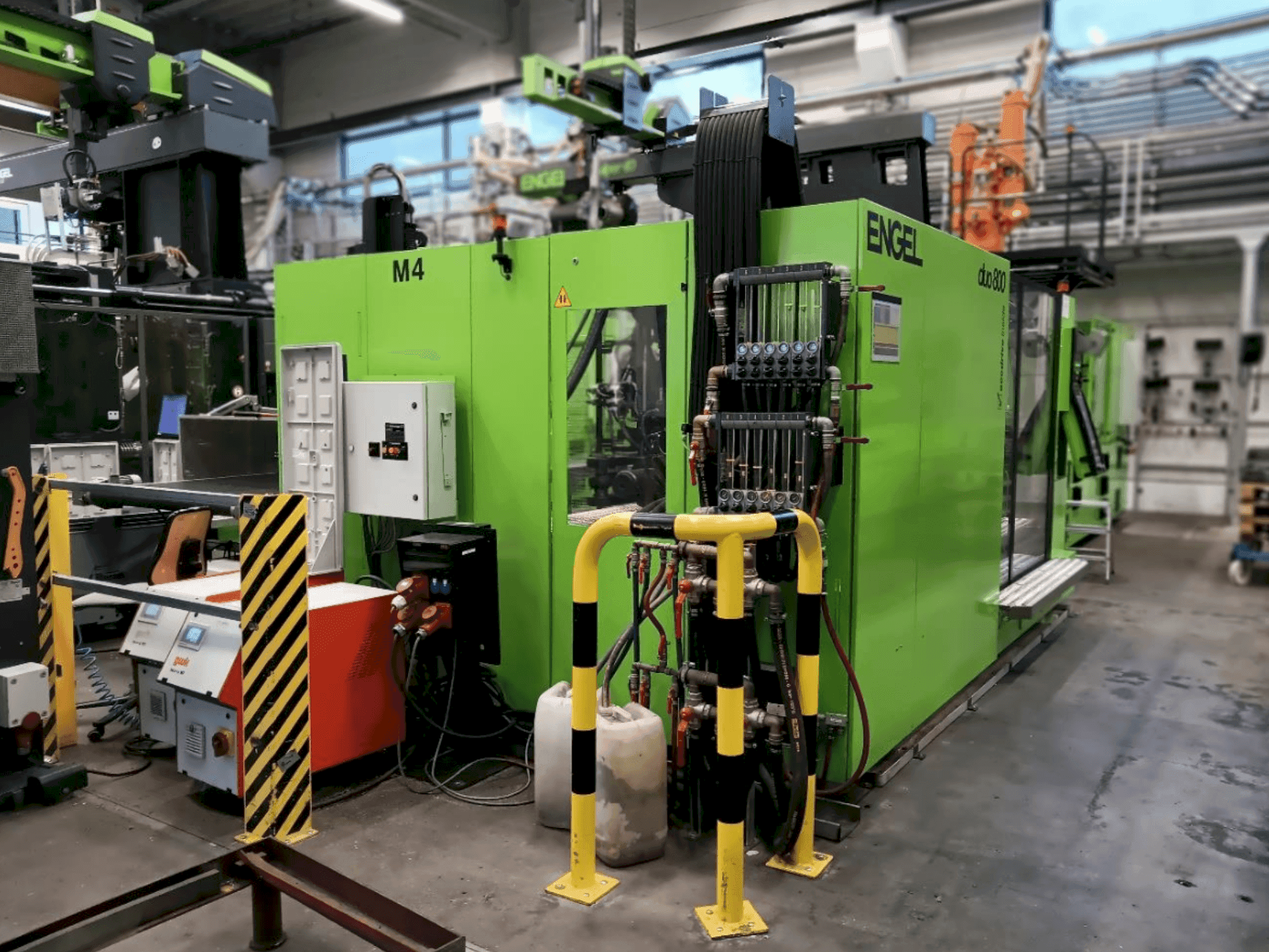 Vue gauche de la machine Engel Duo 11050/800