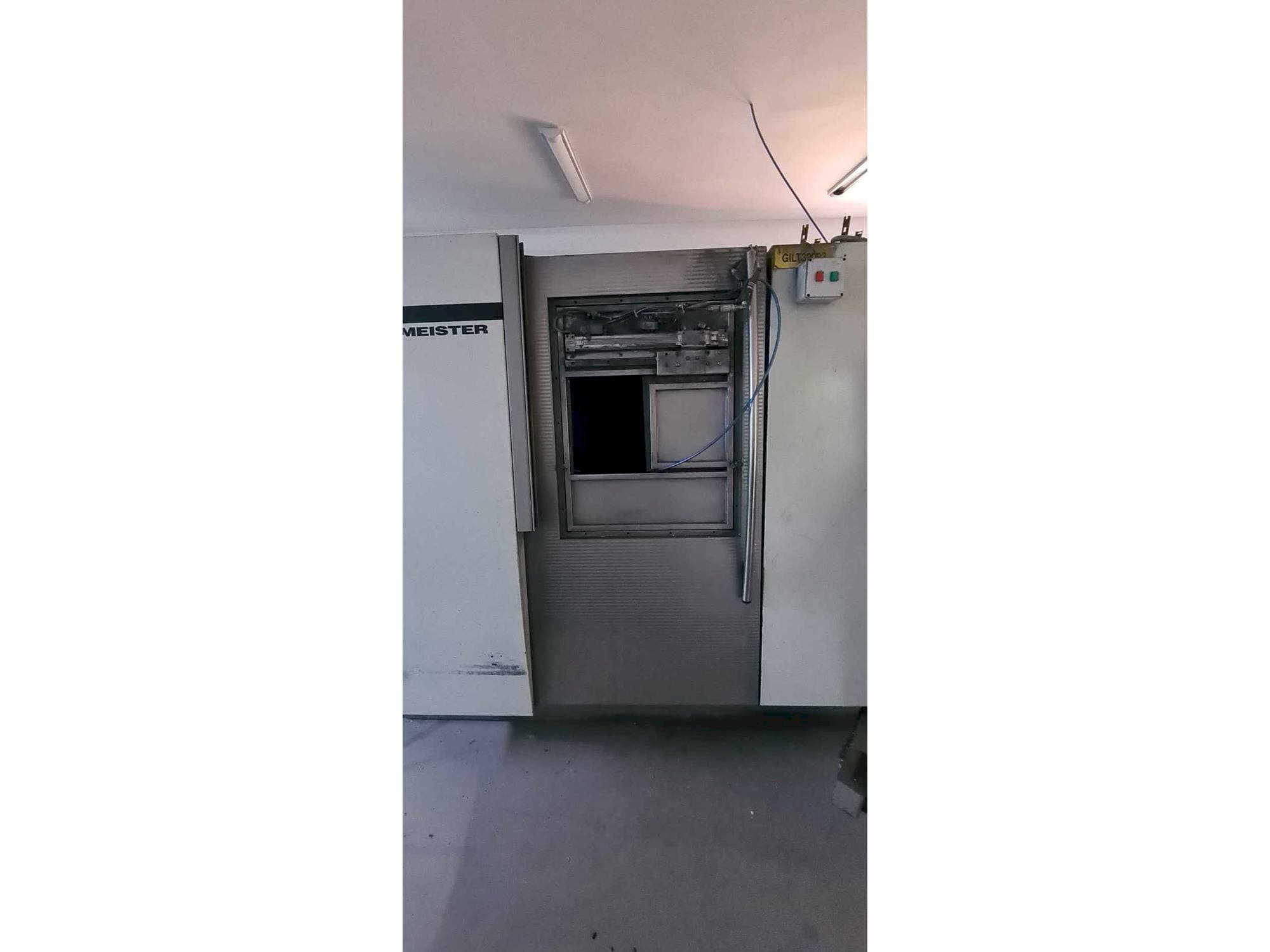 Vue de face de la machine Gildemeister TWIN 32