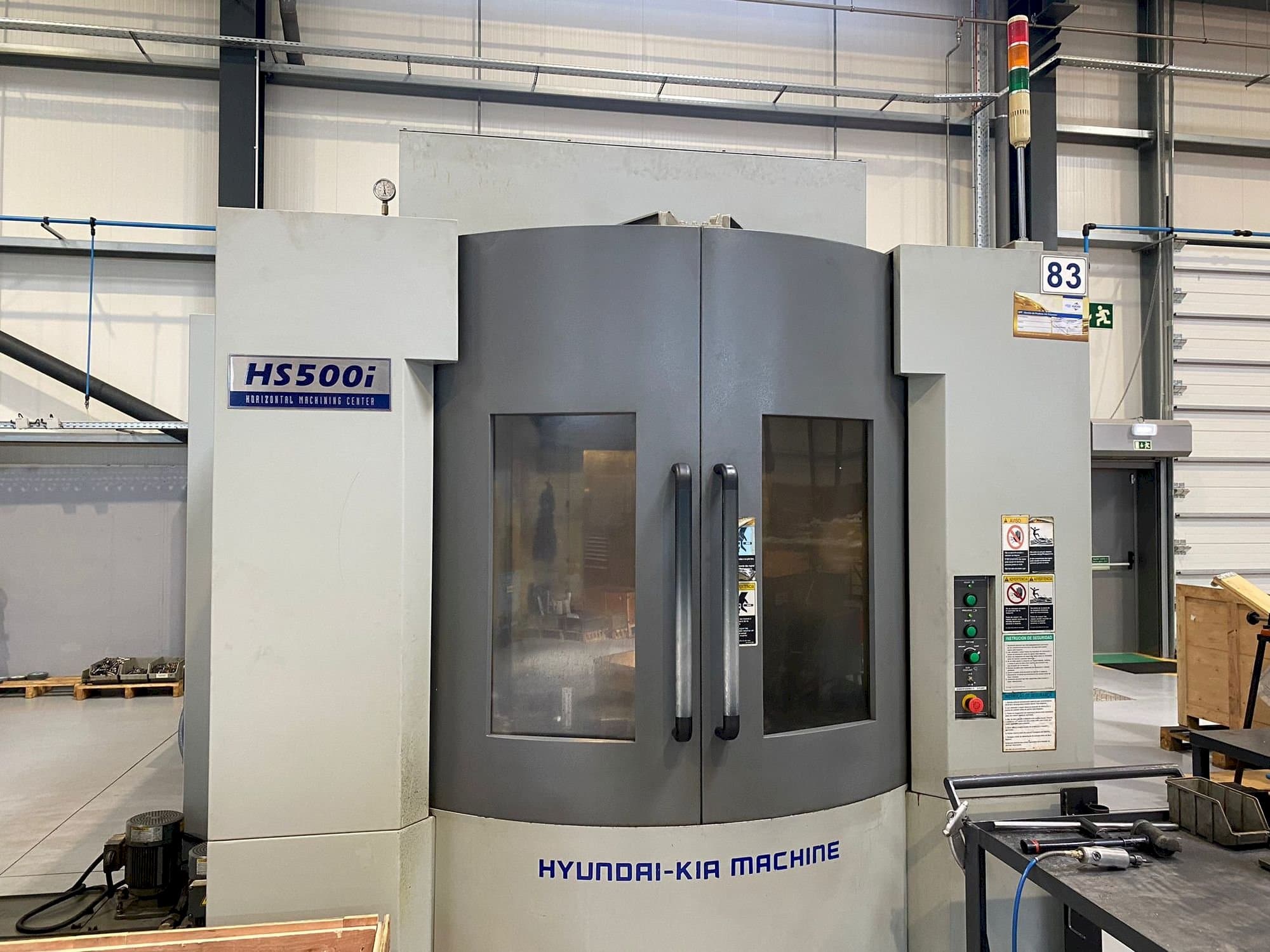 Vue de face de la machine Hyundai Kia HS500i