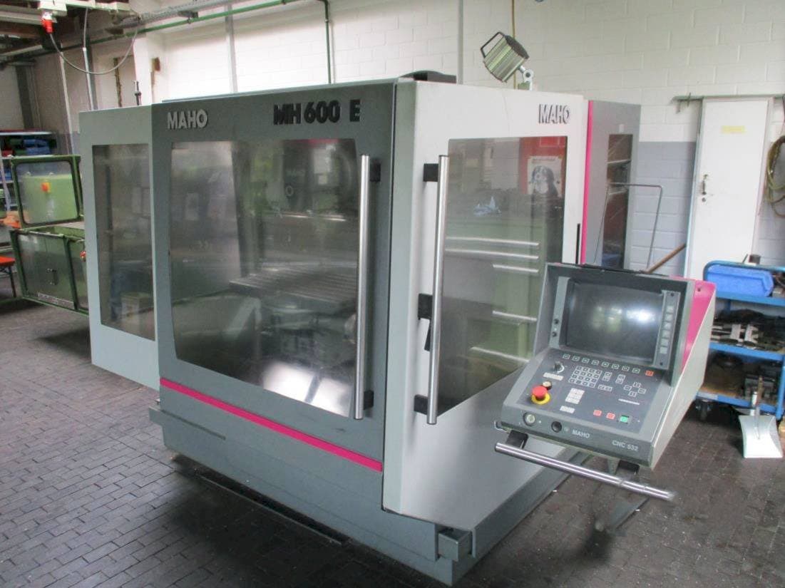 Vue de face de la machine MAHO MAHO 600 E