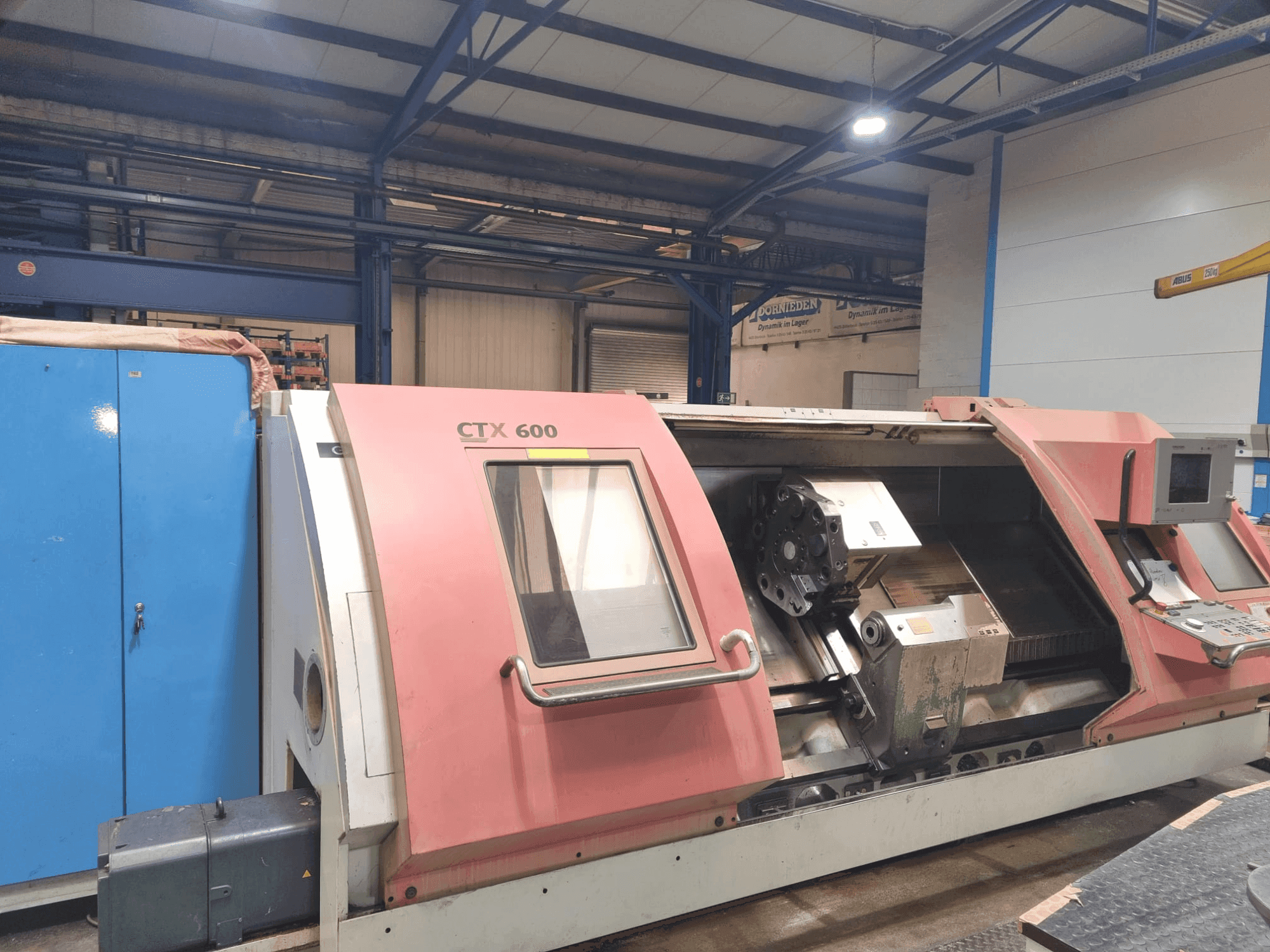 Vue de face de la machine Gildemeister CTX 600