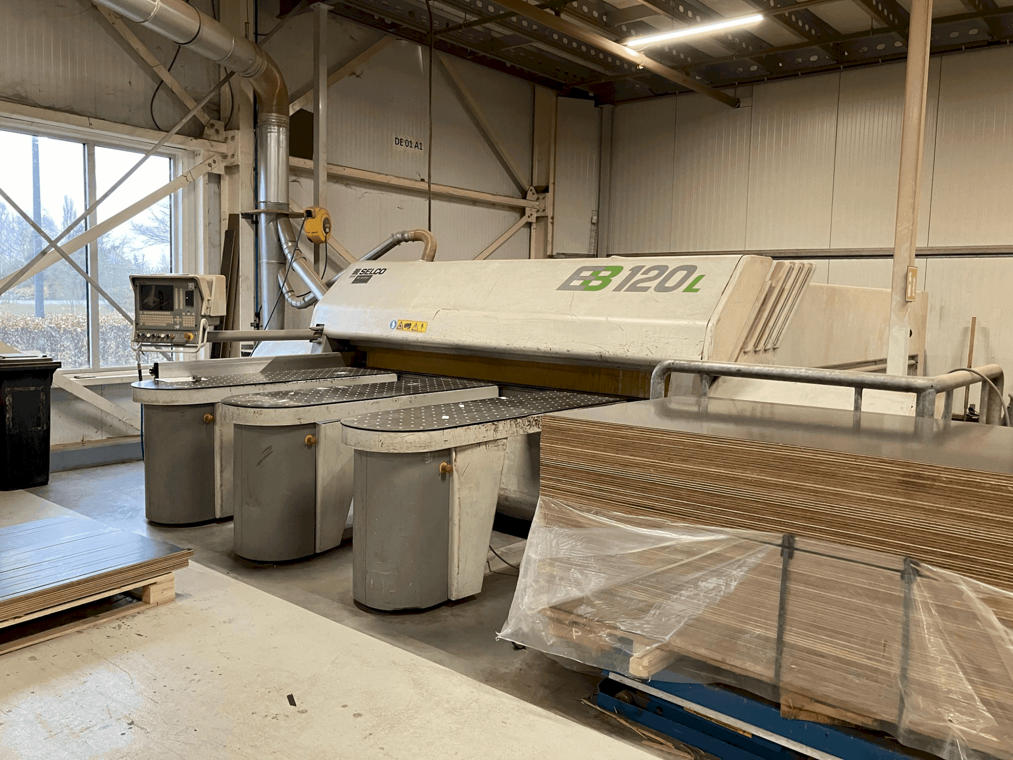 Vue de face de la machine SELCO EBL 120