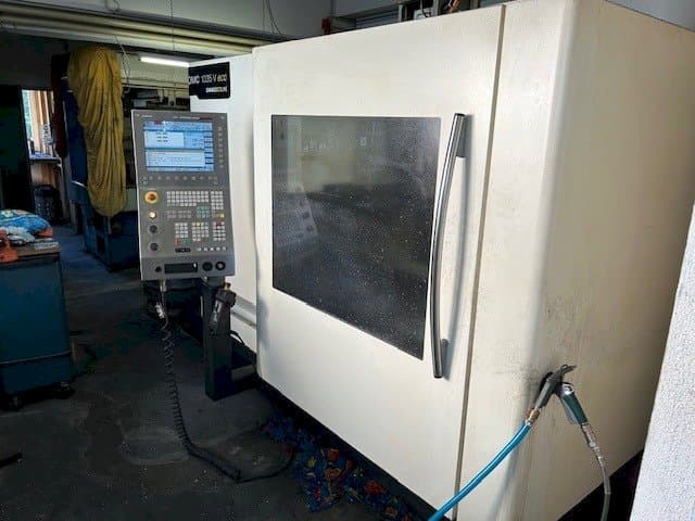 Vue de face de la machine DMG 1035 Evo