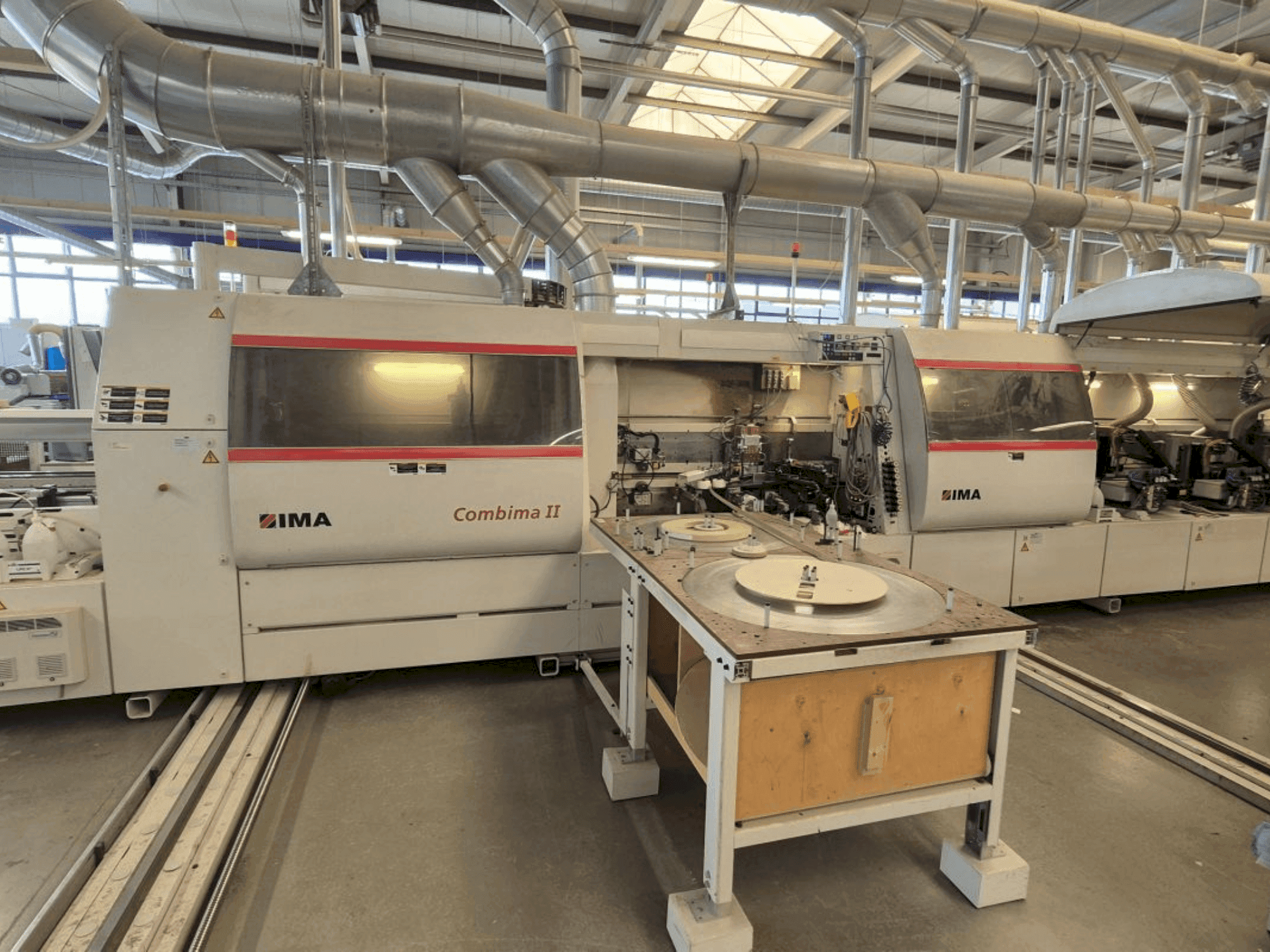 Vue de face de la machine IMA Combima/II/390/B/L12