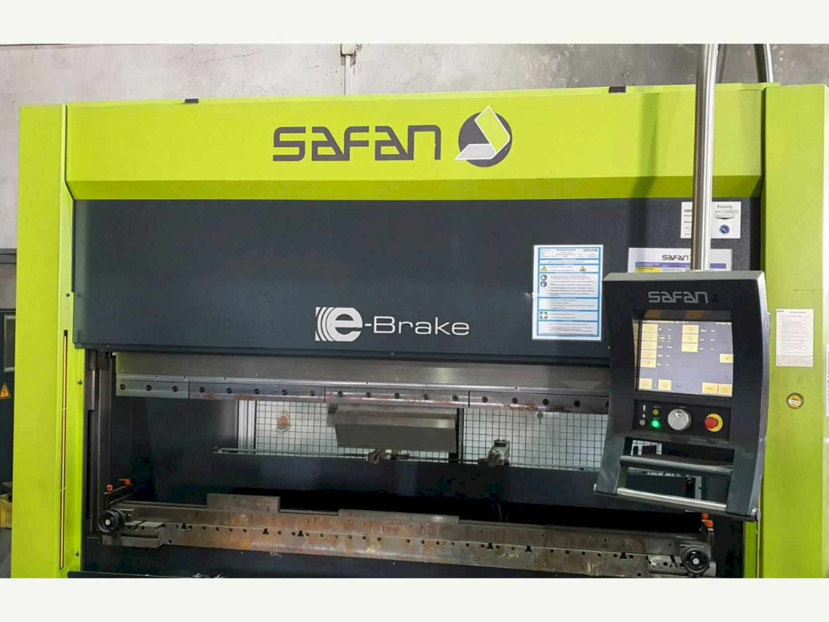 Vue de face de la machine Safan E-brake 50-2050 ts1