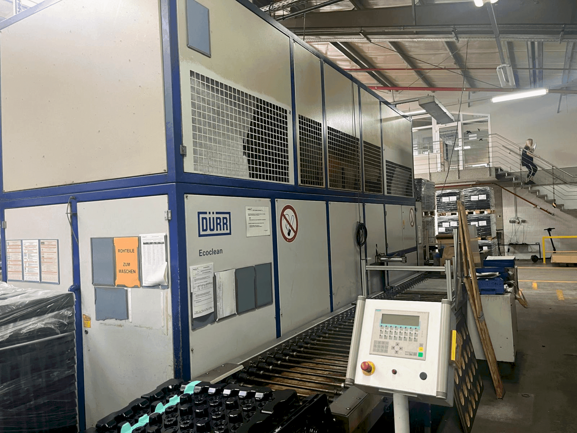 Vue de face de la machine DÜRR Universal 71C (2003)