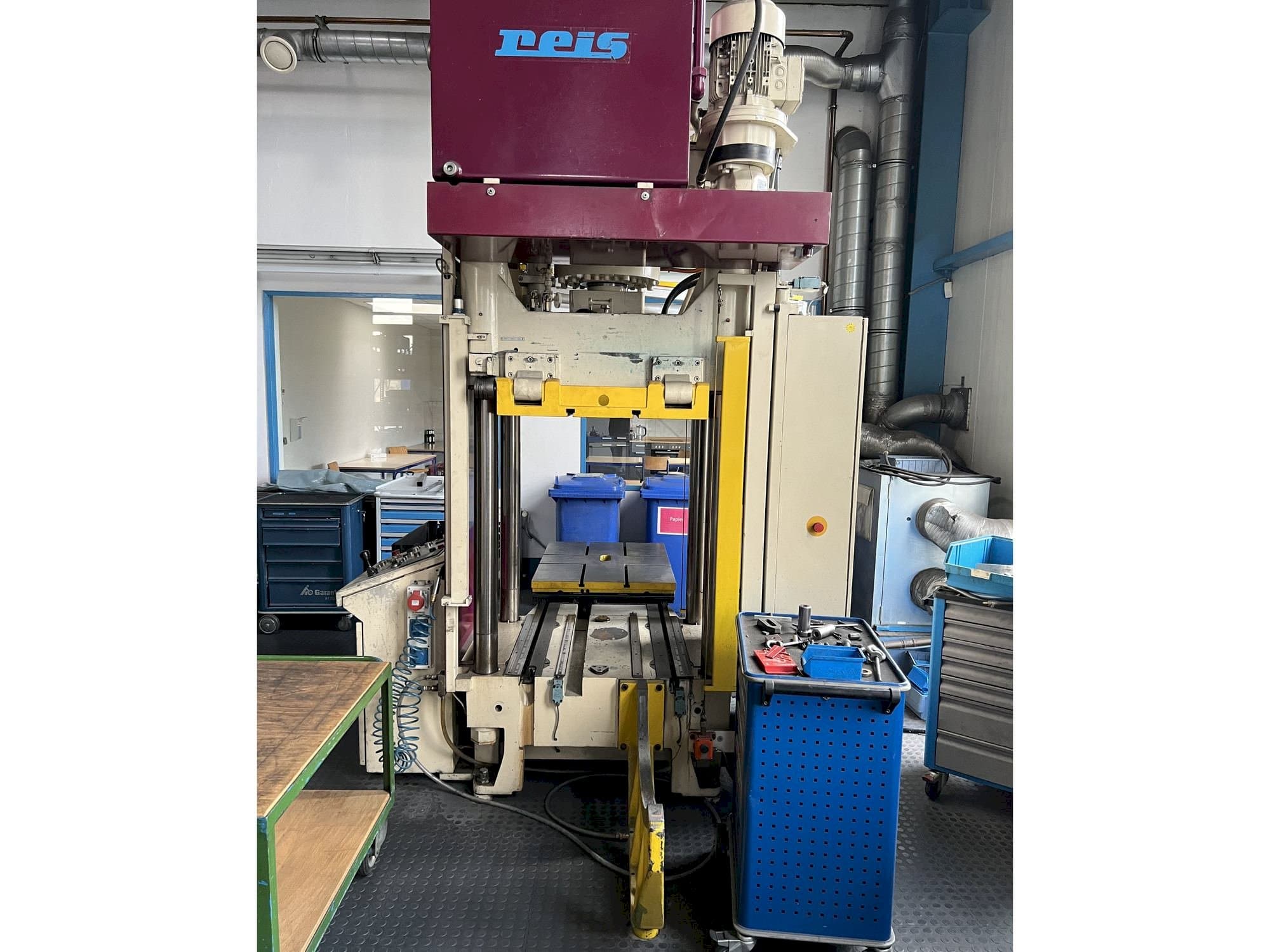 Vue de face de la machine Reis Tus 80-100