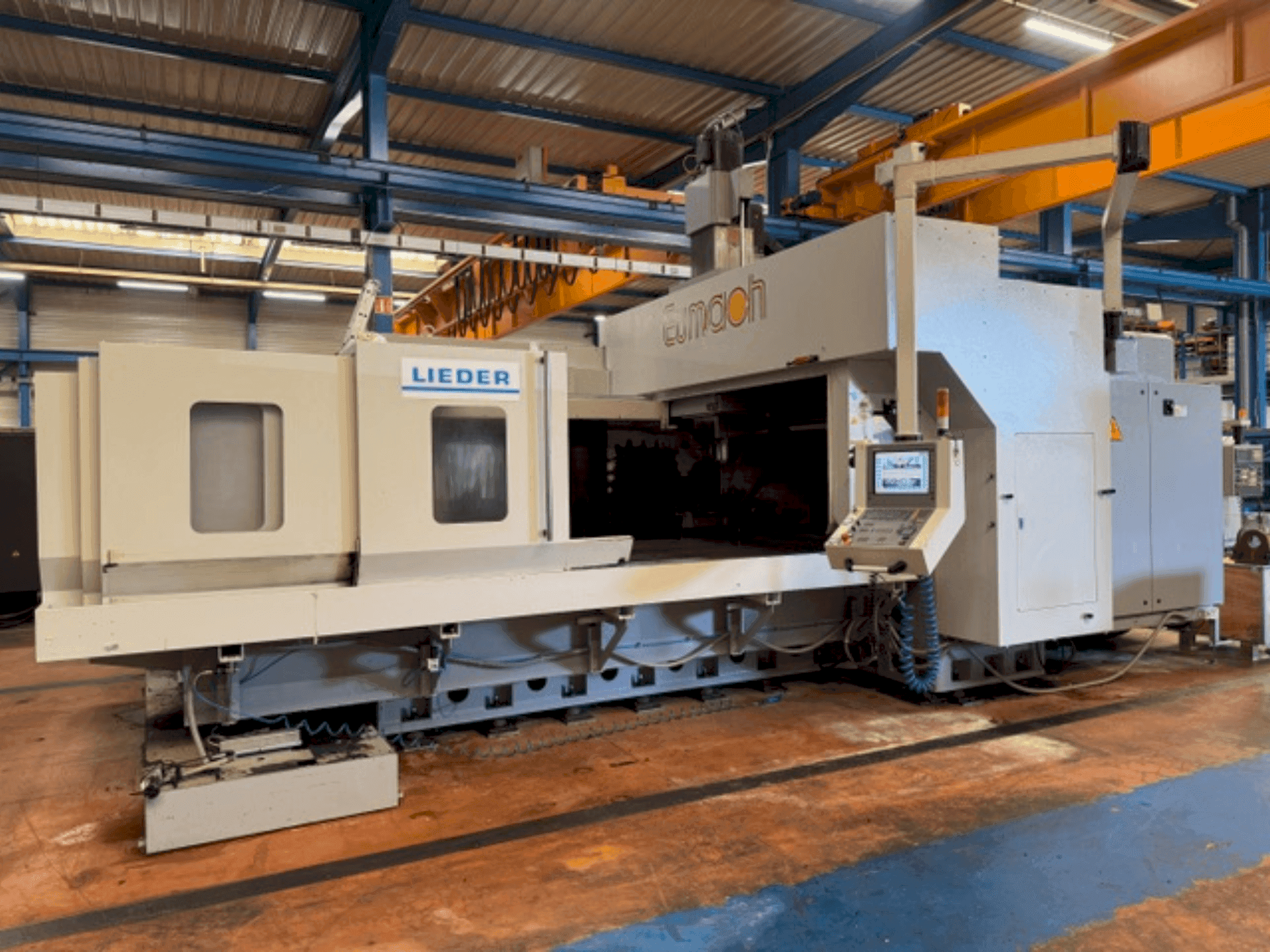 Vue de face de la machine Eumach DVM-3021