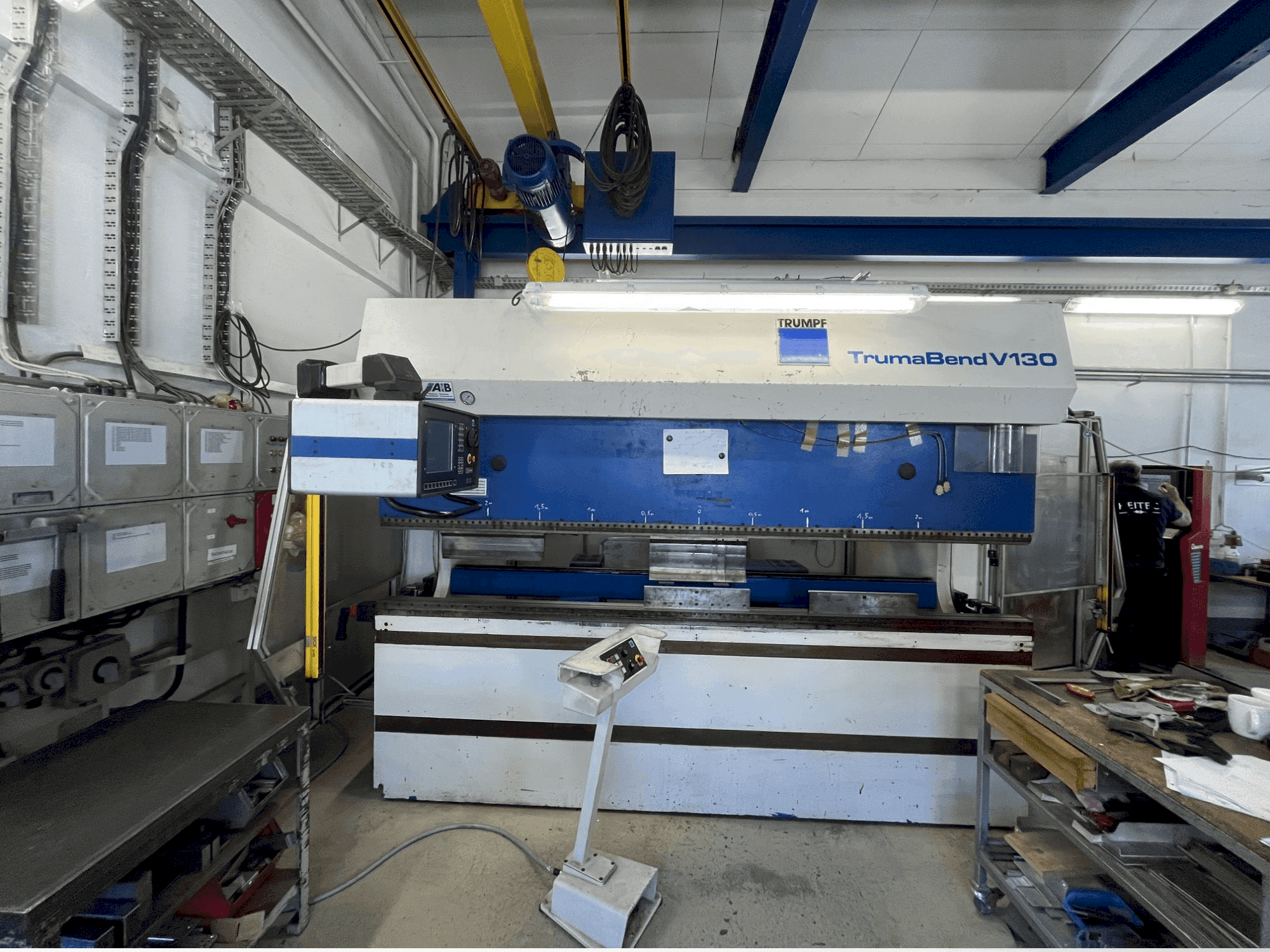 Vue de face de la machine TRUMPF TrumaBend V130