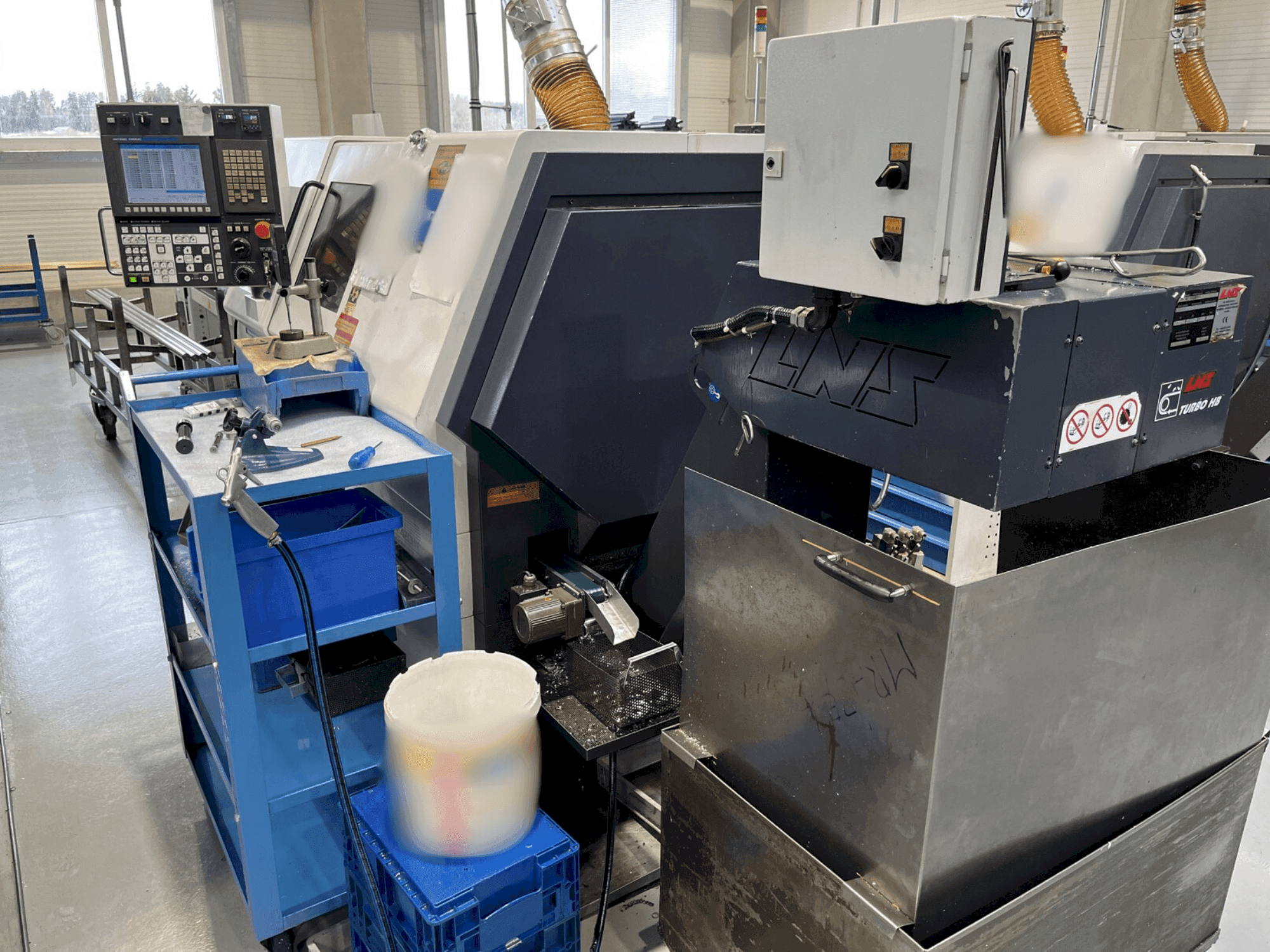 Vue de face de la machine Miyano BNA-42DHY