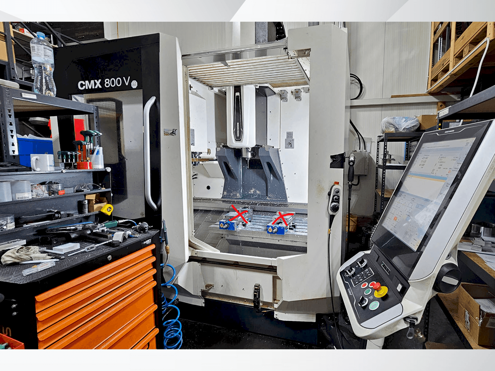 Vue de face de la machine DMG CMX 800V