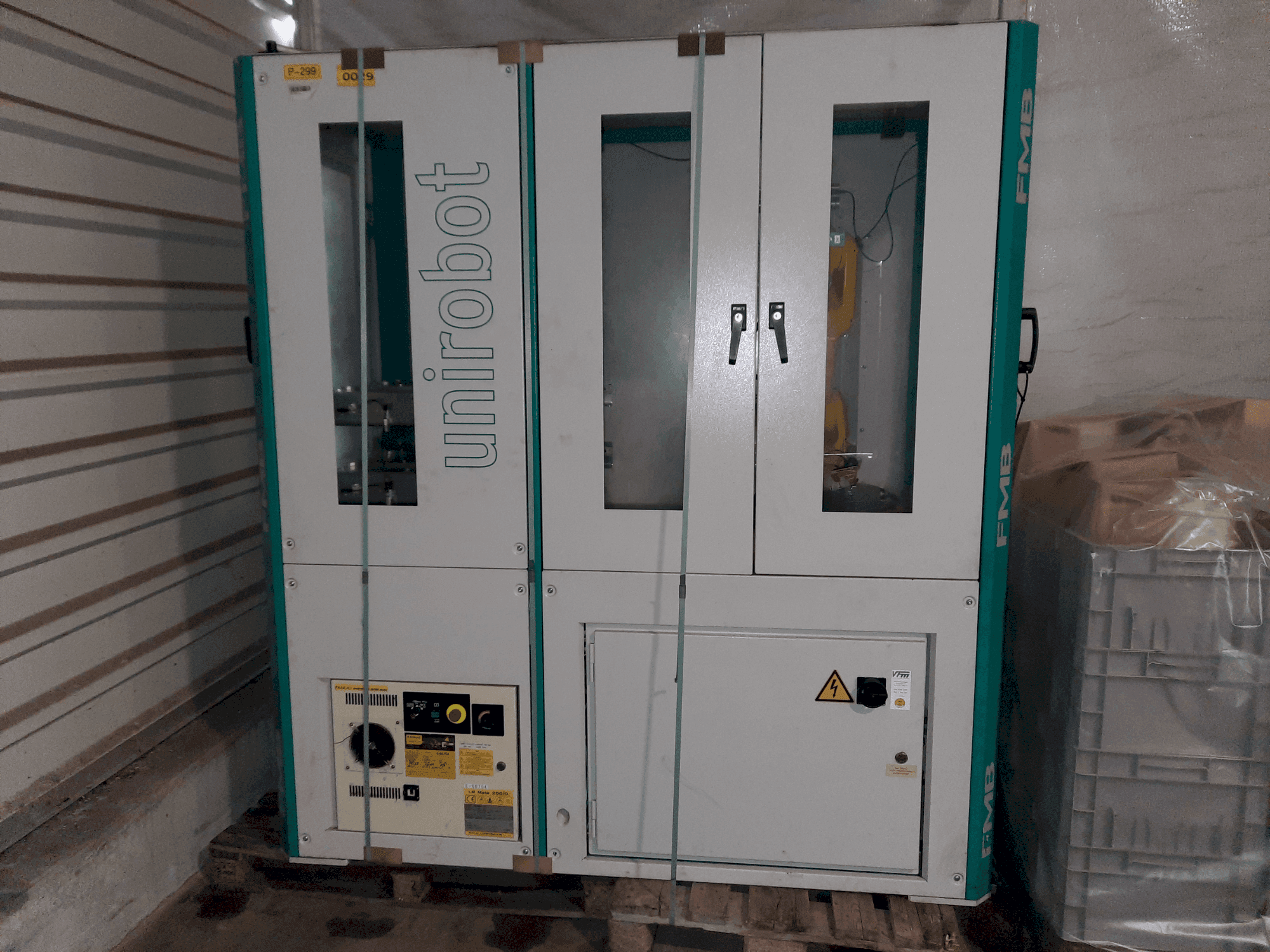Vue de face de la machine FANUC R30-iB Mate A05B-2651-B011