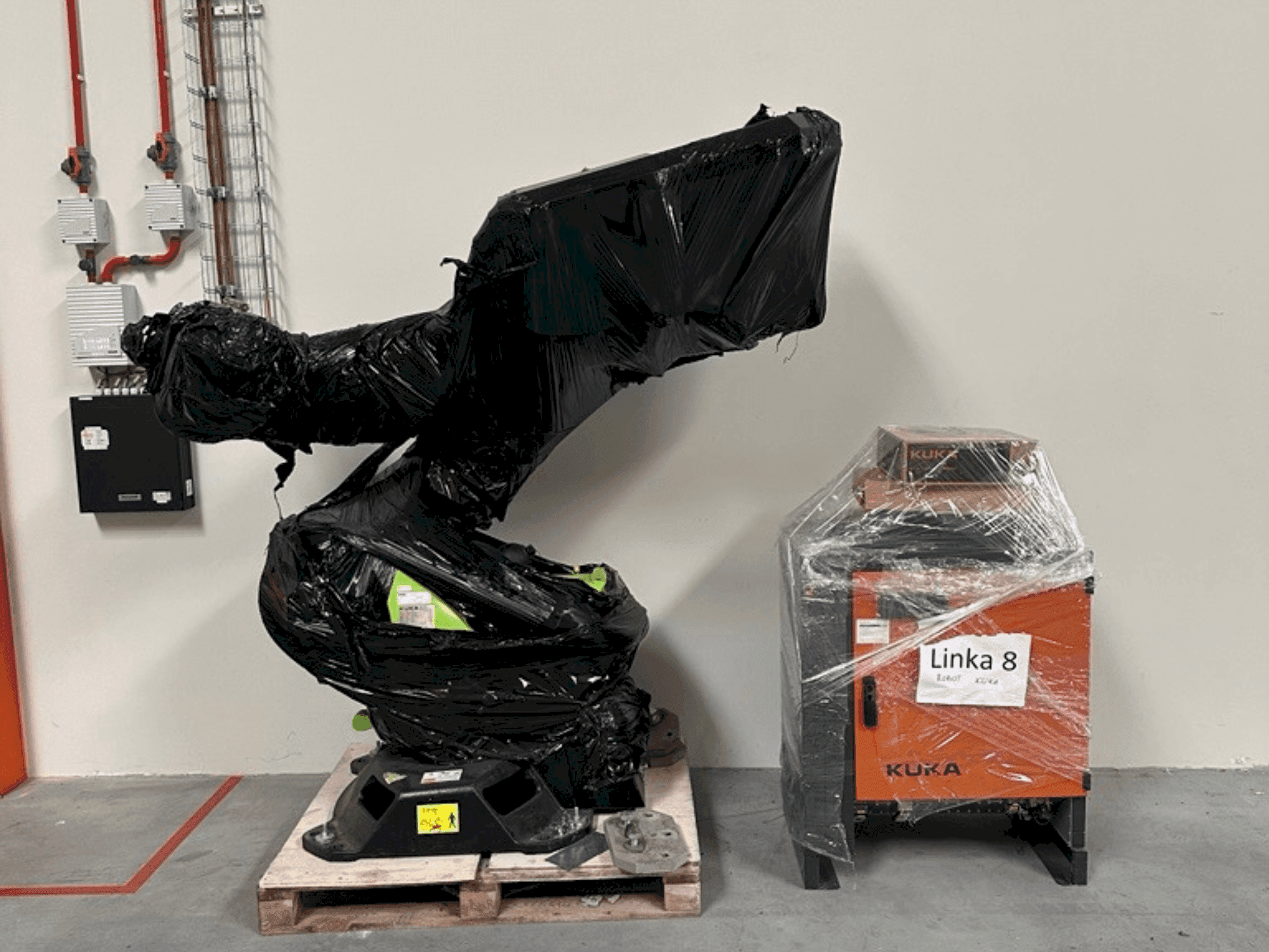 Vue de face de la machine KUKA KR-90 R3100