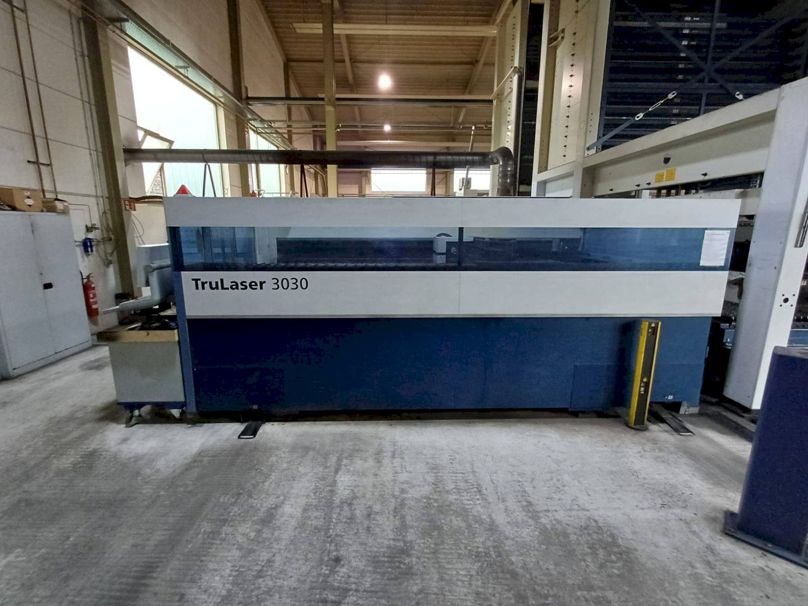 Vue de face de la machine TRUMPF TruLaser 3030