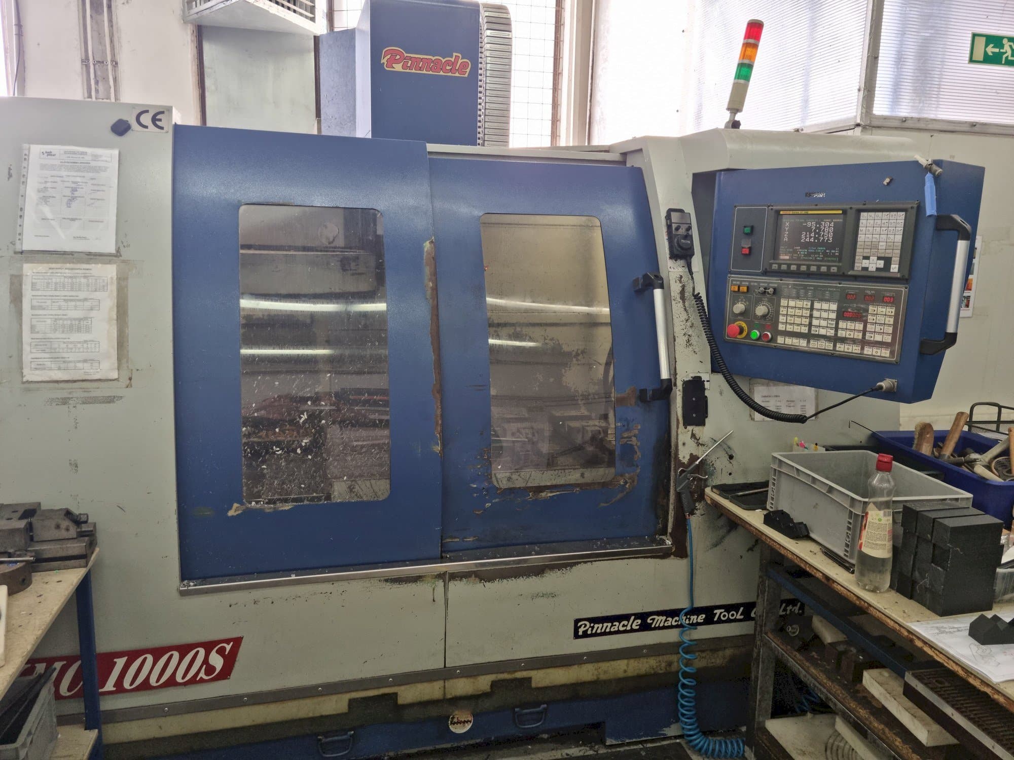 Vue de face de la machine Pinnacle VMC1000S