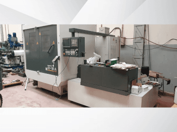 Vue de face de la machine FANUC Aplha-1iA