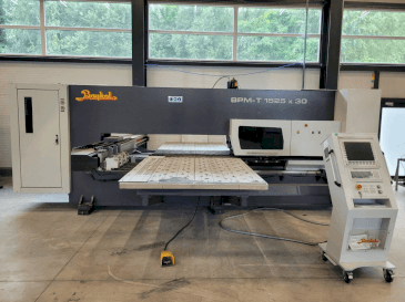 Vue de face de la machine Baykal BPM-T 1525X30